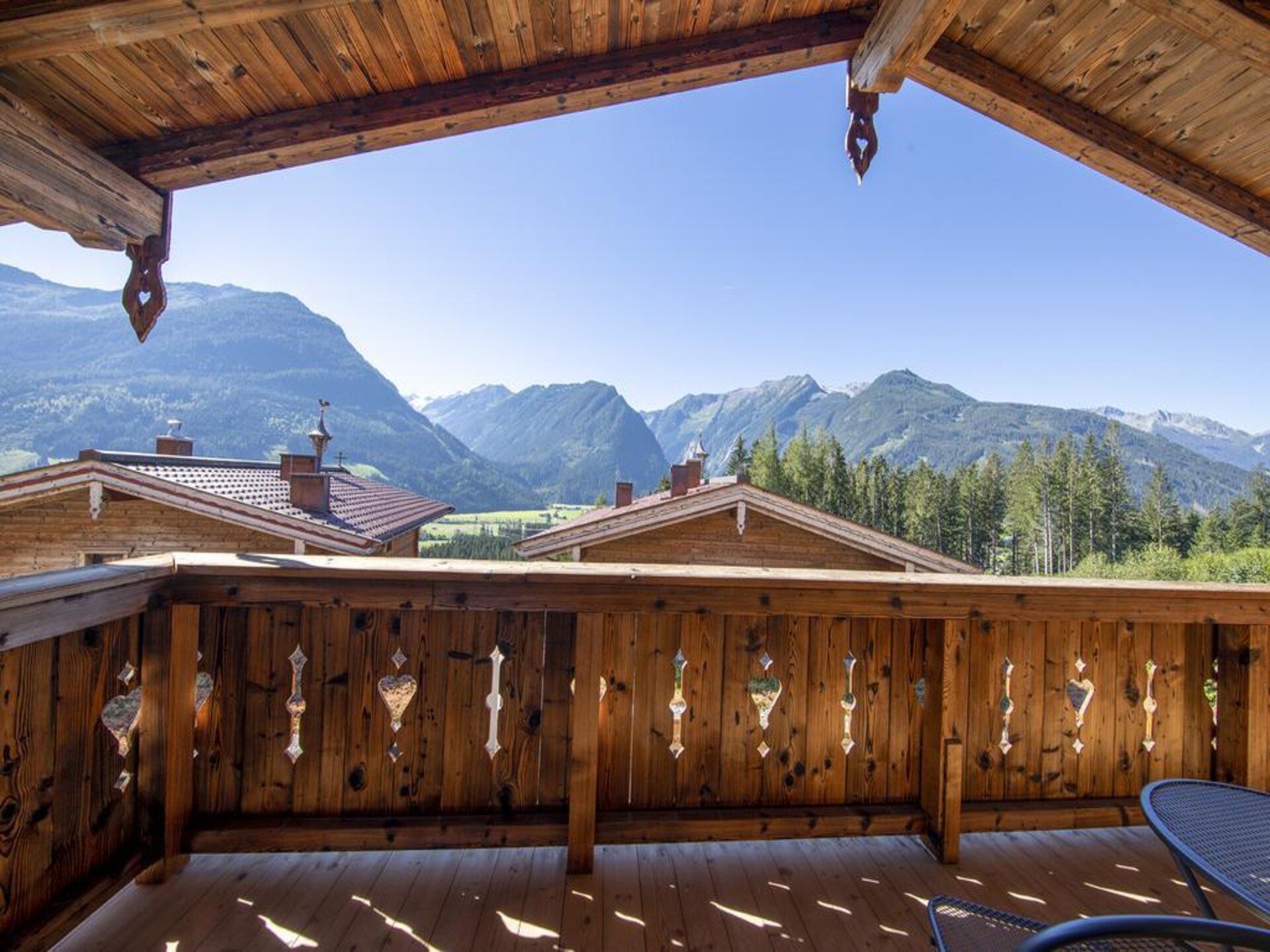 Luxe chalet aan de piste met privésauna in Neukirchen - foto 32