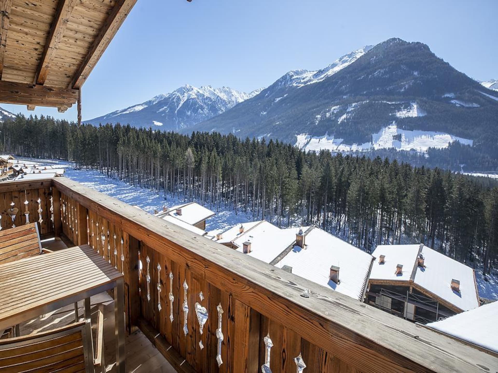 Luxe chalet direct aan de piste in Neukirchen am Großvenediger - foto 28