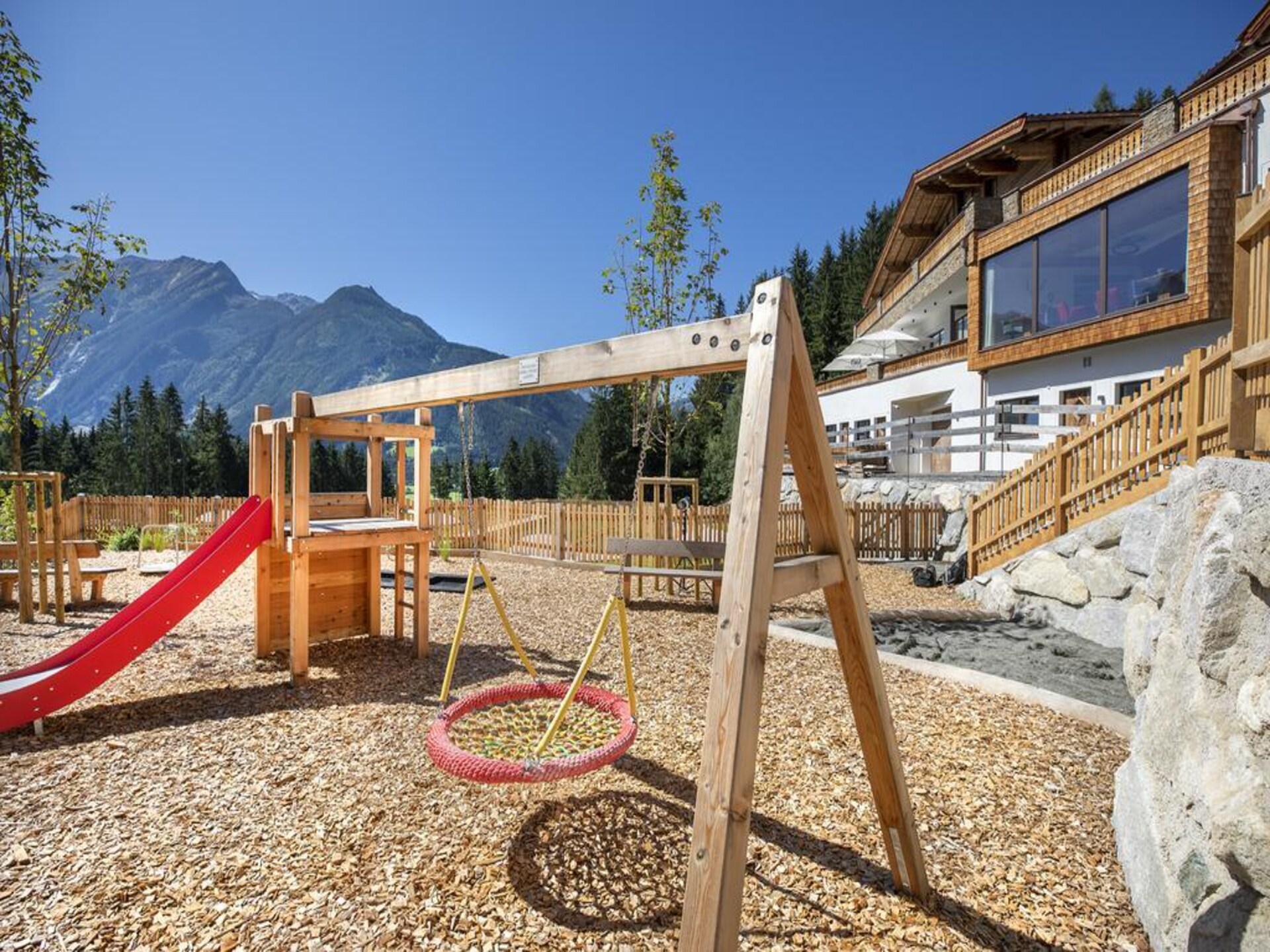 Luxe chalet direct aan de piste in Neukirchen am Großvenediger - foto 41