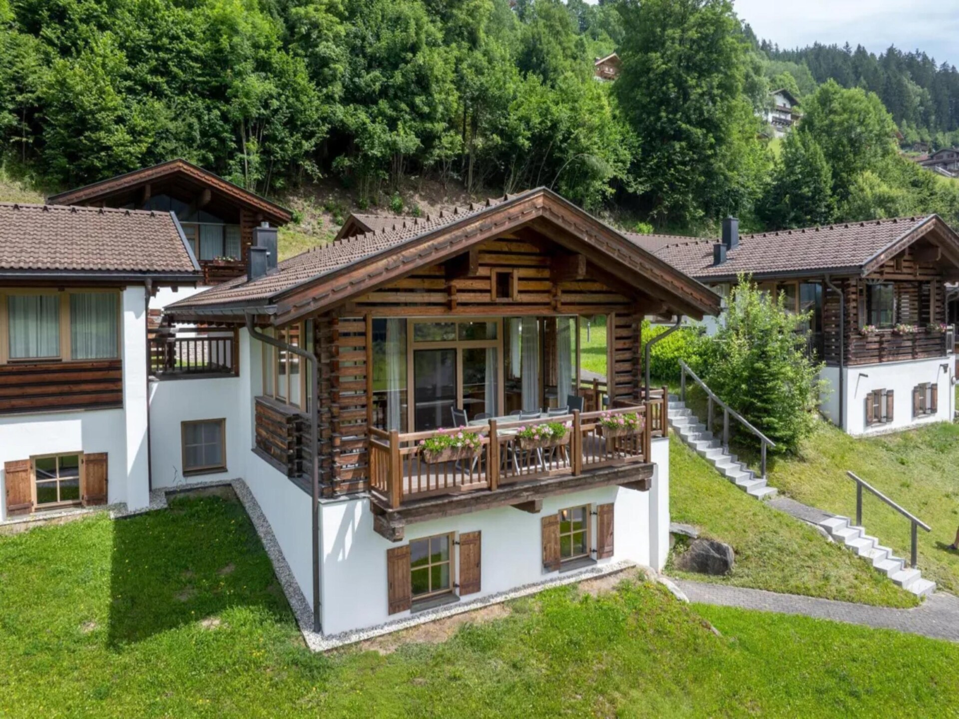 Centraal gelegen chalet in Wald-Königsleiten direct aan de piste - foto 1