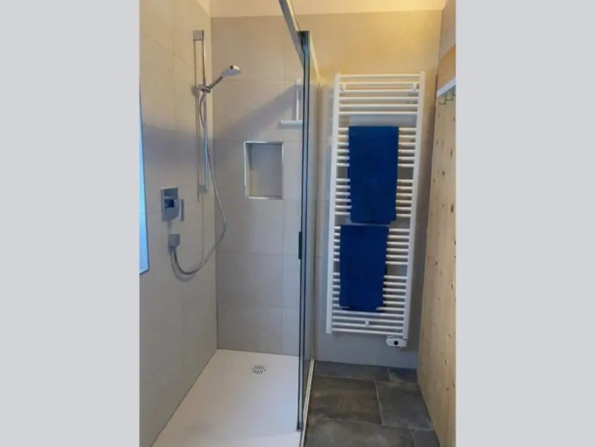 Centraal gelegen chalet in Wald-Königsleiten direct aan de piste · 10 pers. - foto 18