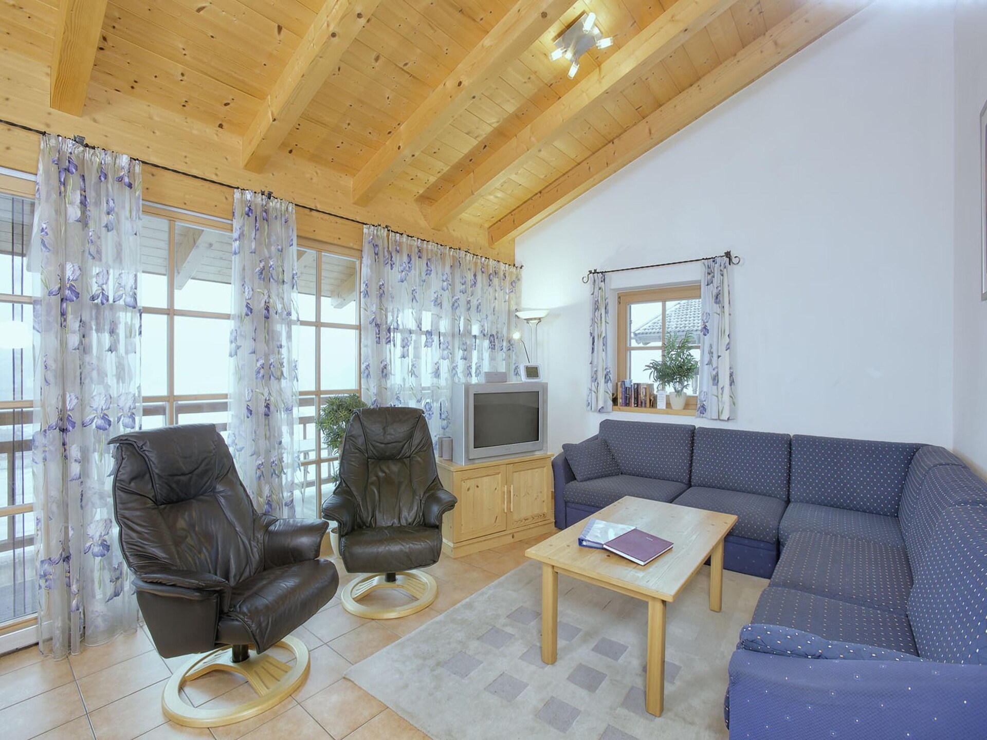 Ruim chalet met sauna en panoramisch uitzicht in Wald-Königsleiten - foto 2