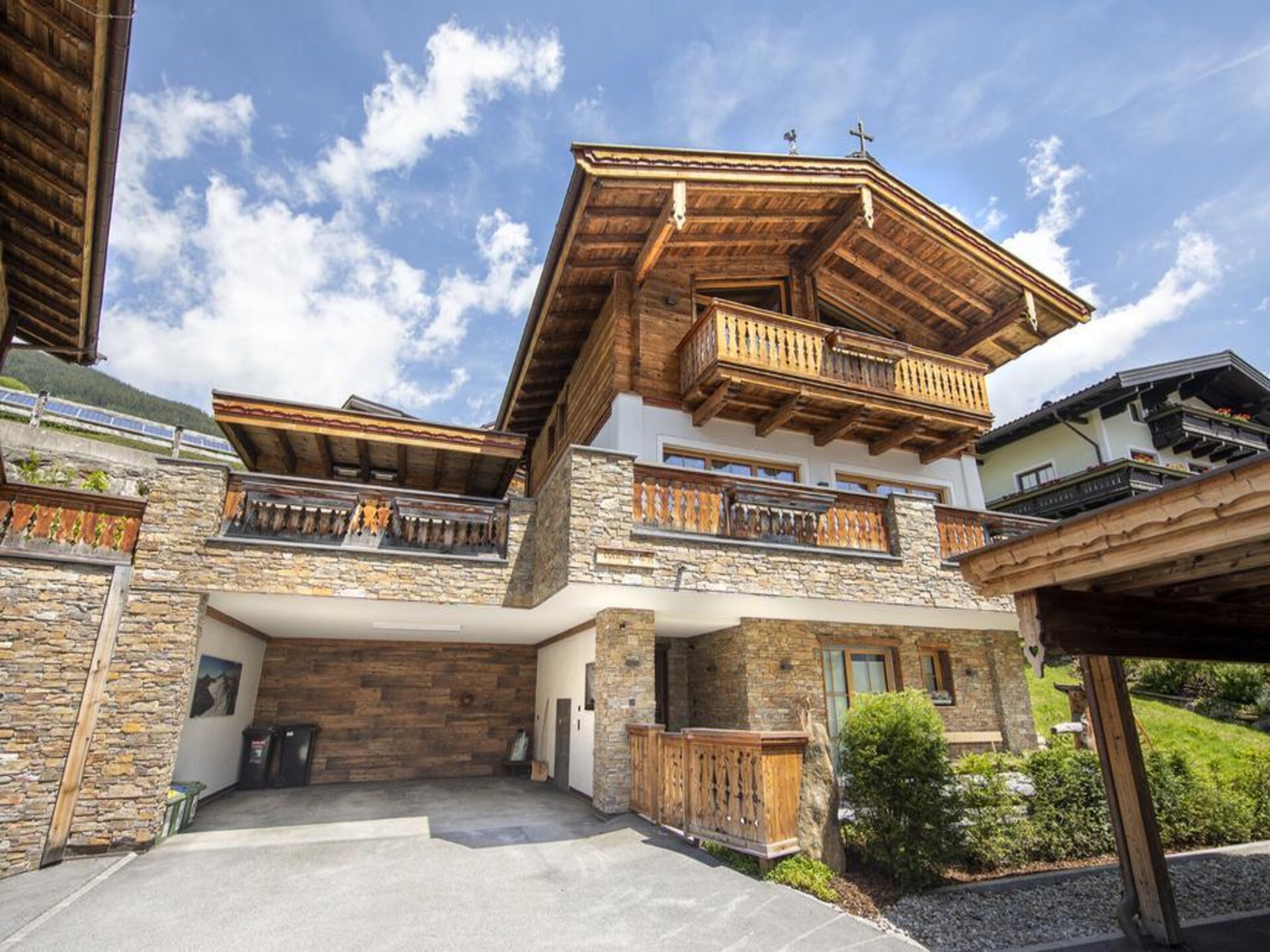 Luxe chalet aan de piste in Neukirchen met sauna en panoramisch uitzicht - foto 1
