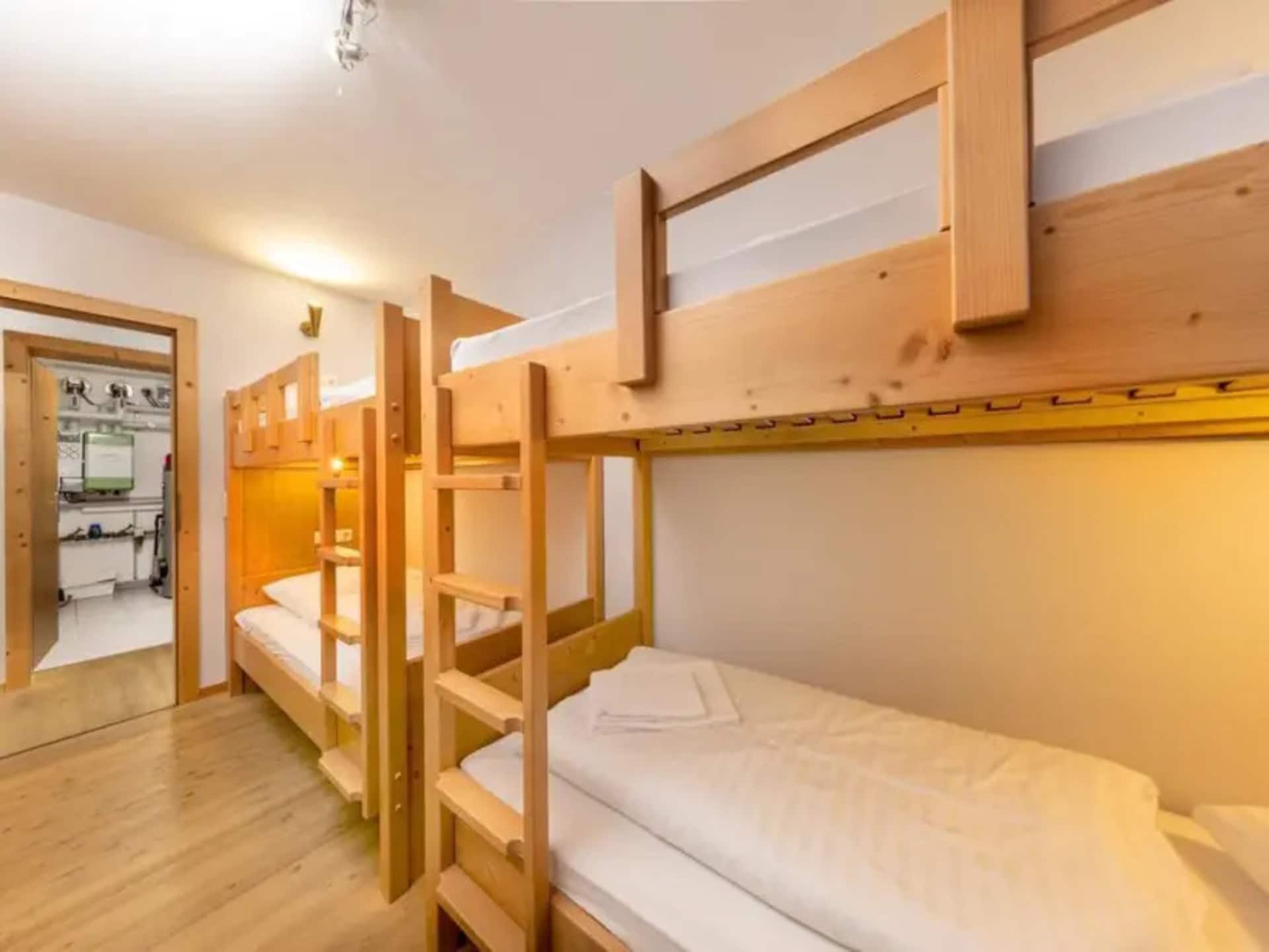 10-persoons chalet aan de piste in het centrum van Wald-Königsleiten - foto 18