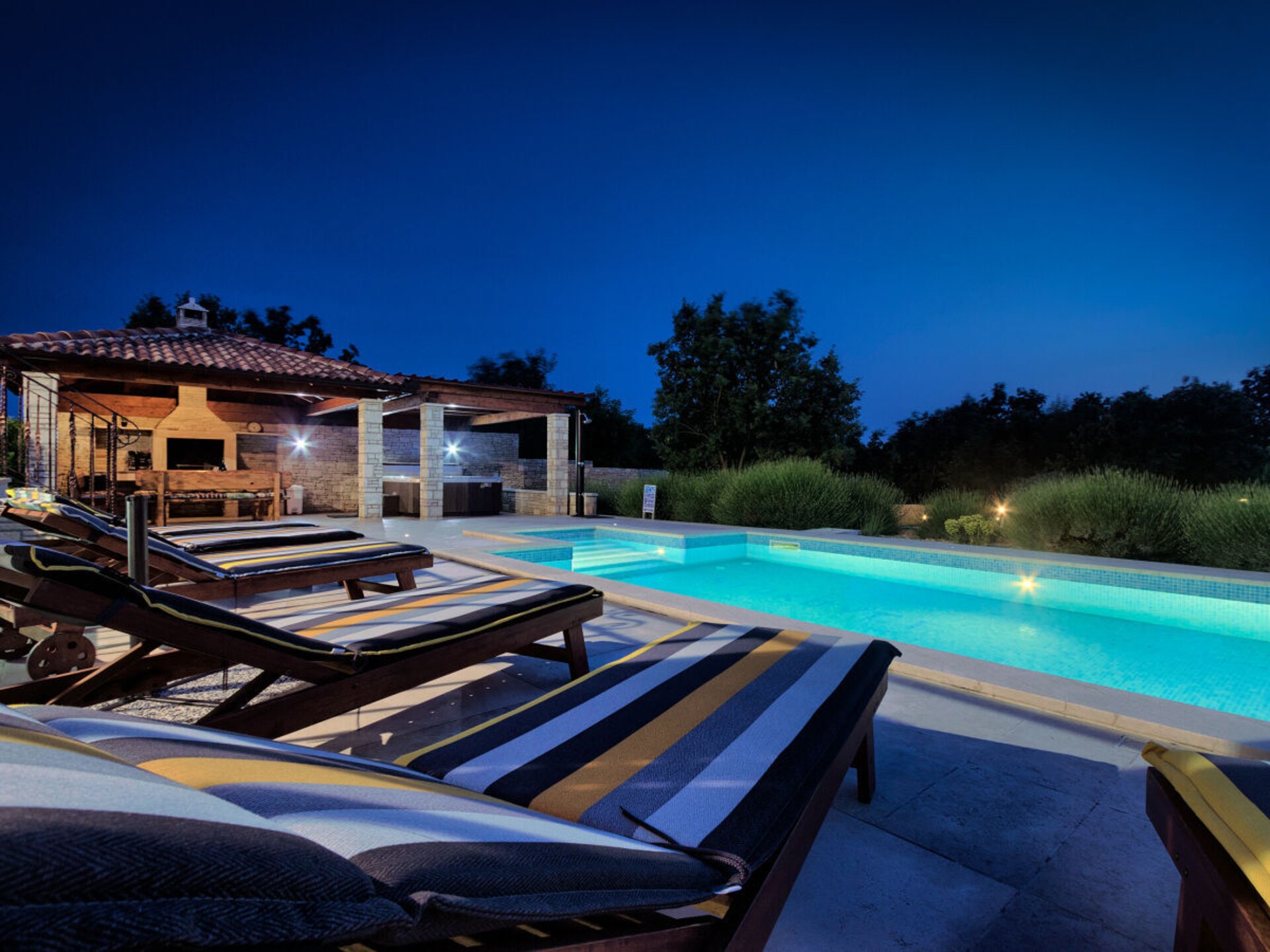 Villa Stokovci: Luxe voor 10 personen met zeezicht bij Svetvincenat - foto 13