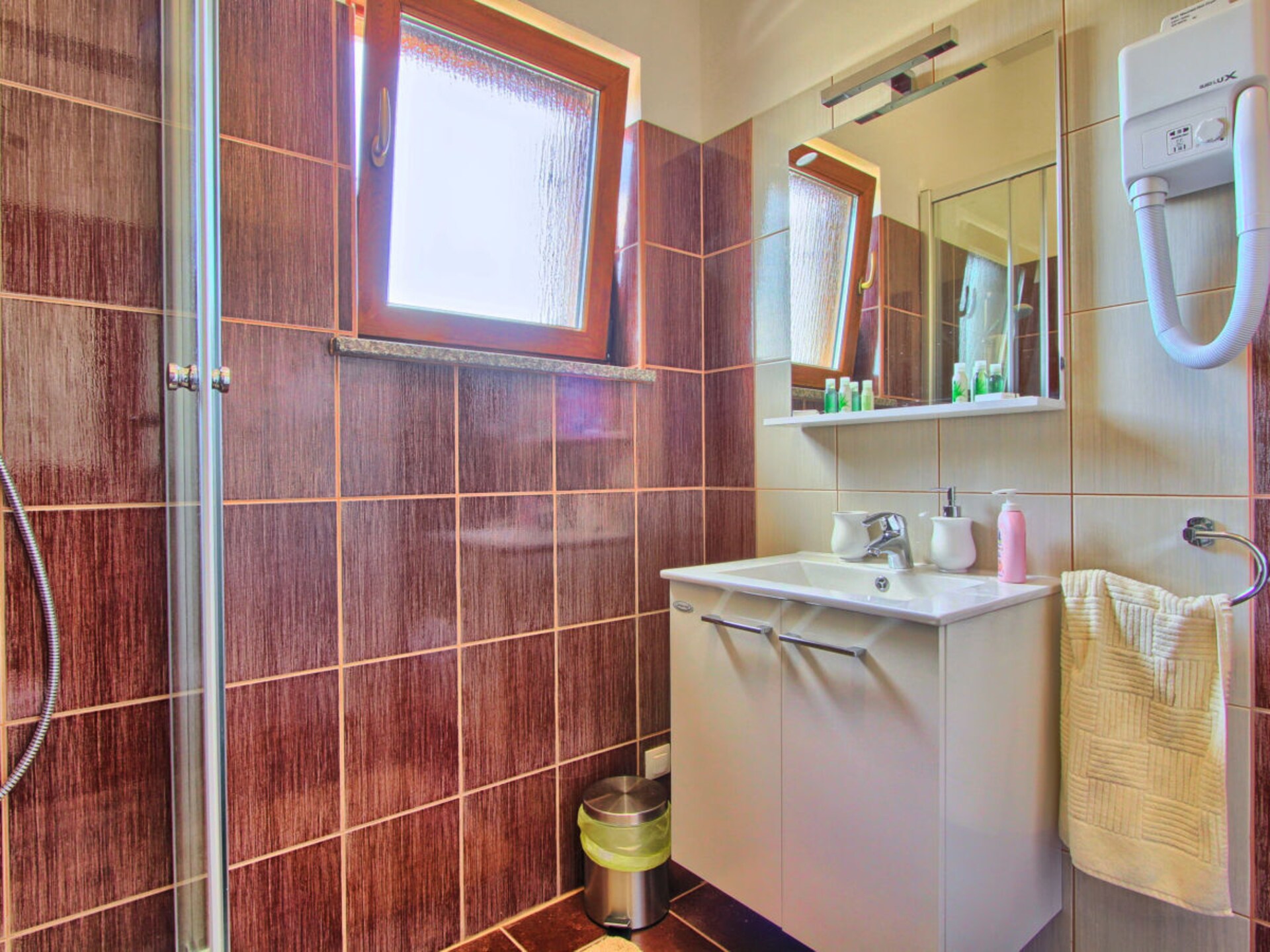 Villa Stokovci: Luxe voor 10 personen met zeezicht bij Svetvincenat - foto 28