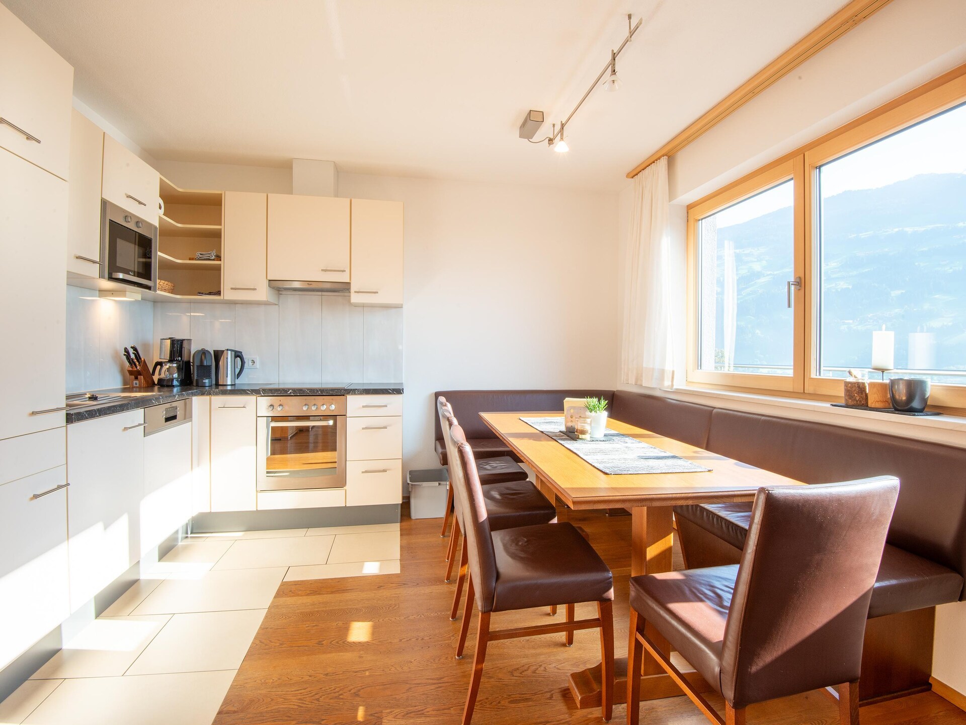 Panorama-appartement voor 10 personen aan de bosrand in Fügen - foto 2