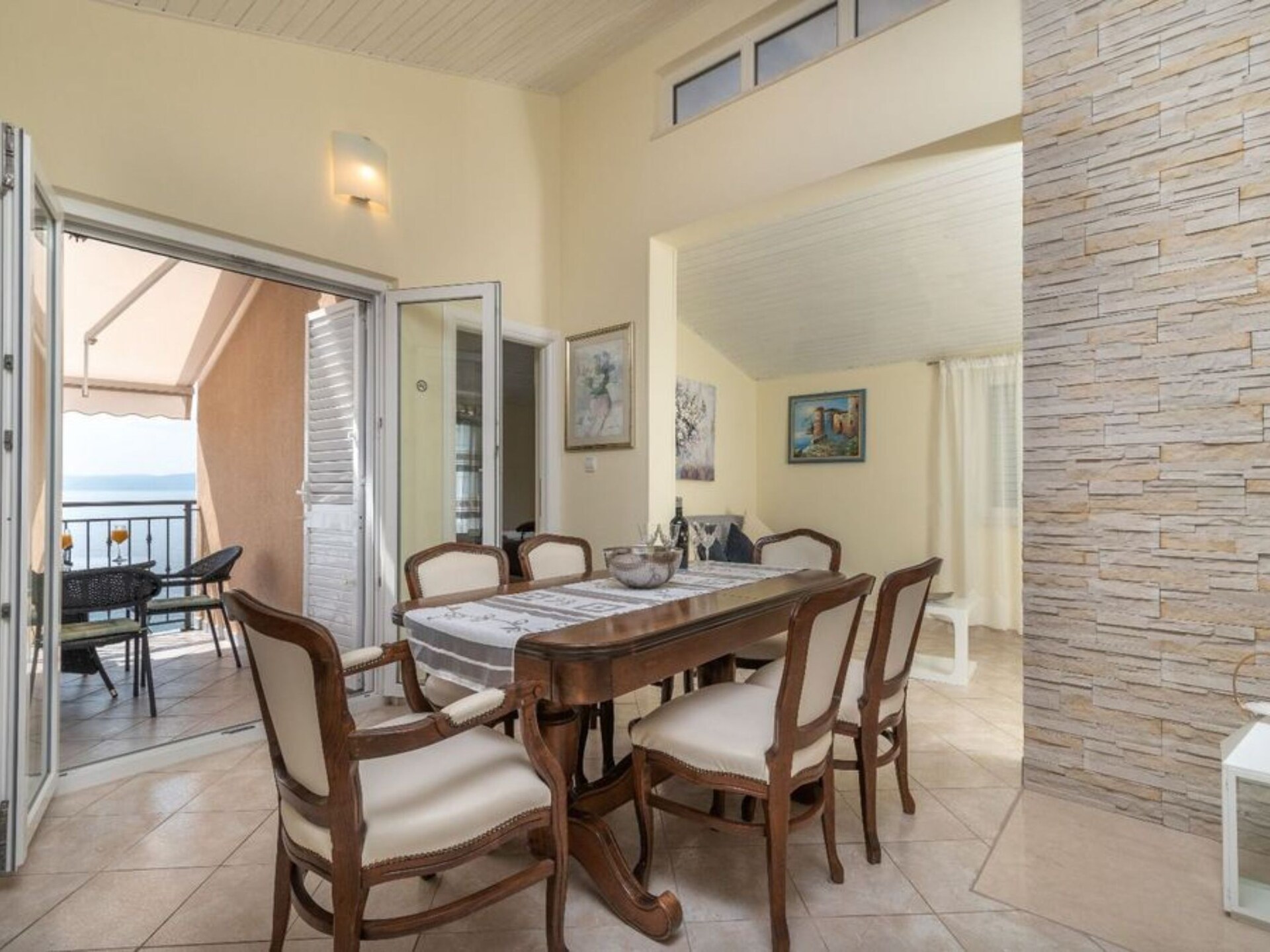 Rustiek driekamerappartement met terras direct aan zee op Čiovo - foto 5