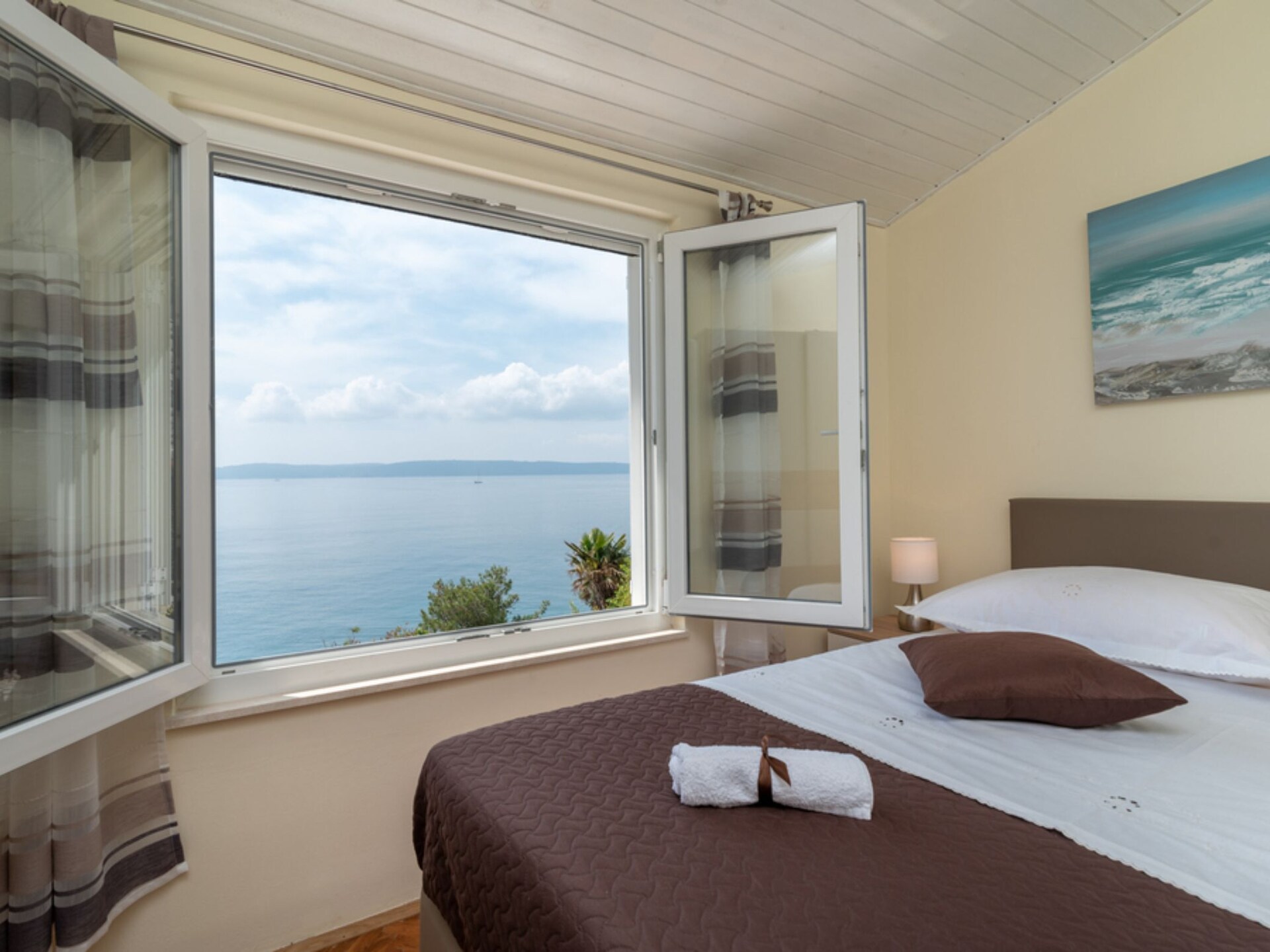 Rustiek driekamerappartement met terras direct aan zee op Čiovo - foto 18