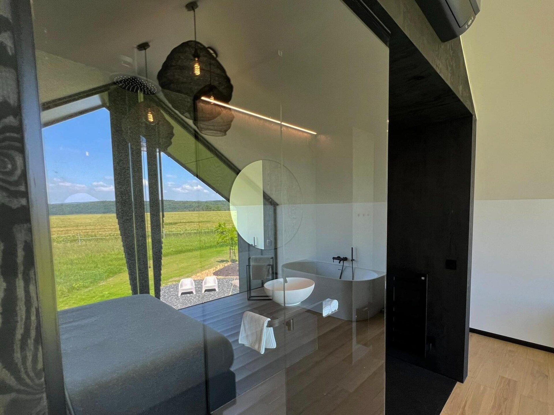2-persoons wellness vakantiehuis met hottub in Enneille - foto 18