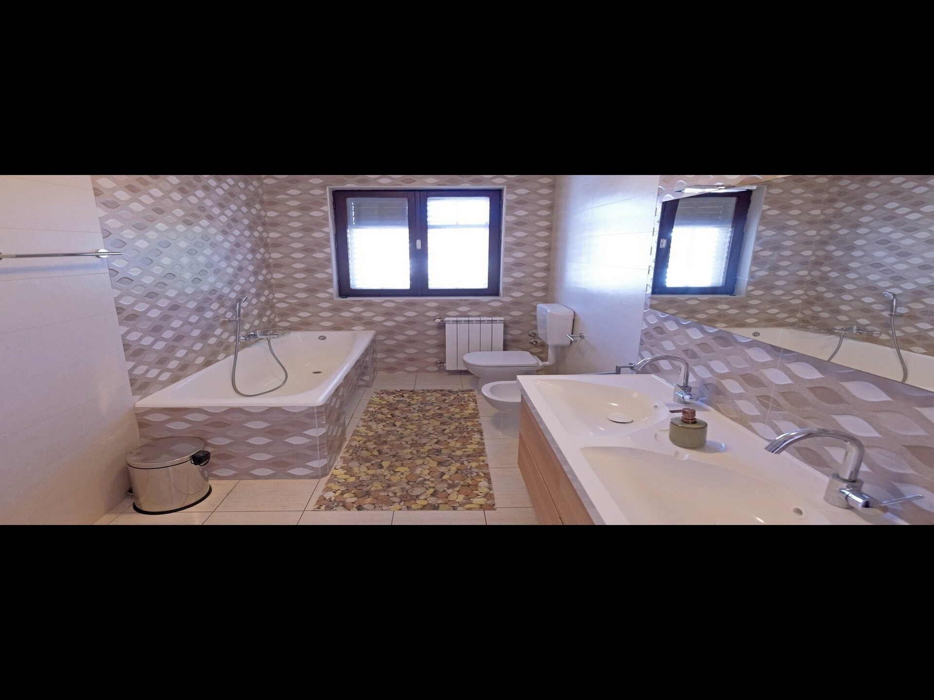 Penthouse Stella: Luxe driekamerappartement met balkon, jacuzzi & spa in Pula - foto 14