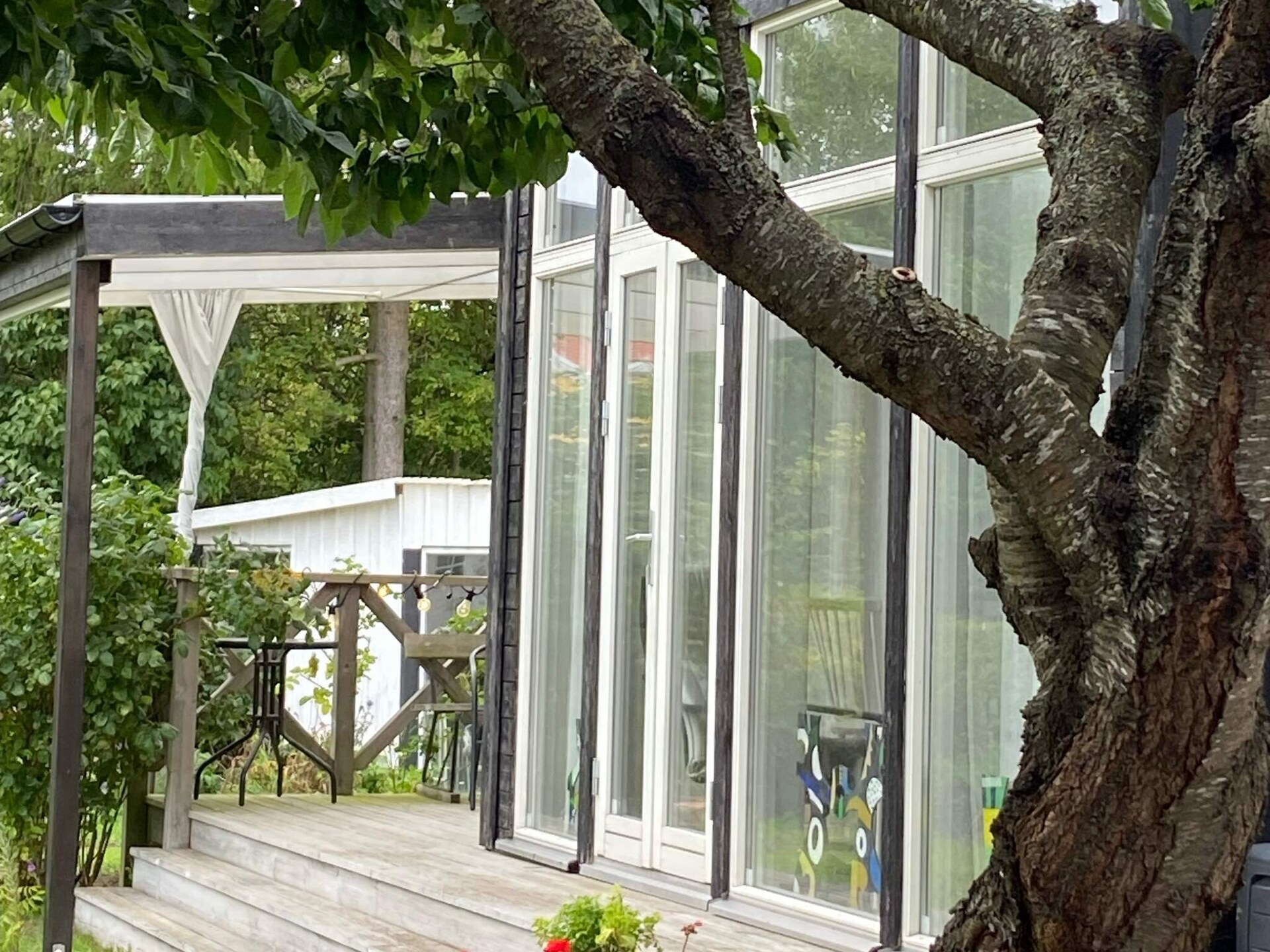 Vrijstaand vakantiehuis nabij Ystad met tuin en gastenverblijf - foto 3