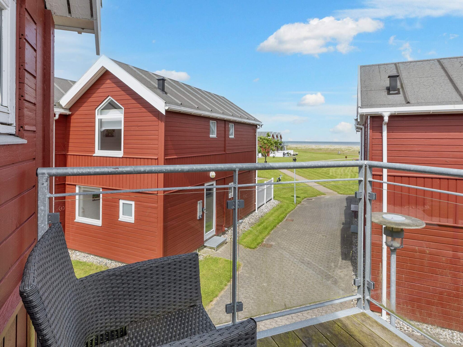 Licht vakantiehuis op 80 meter van zee met balkon in Øster Hurup - foto 2