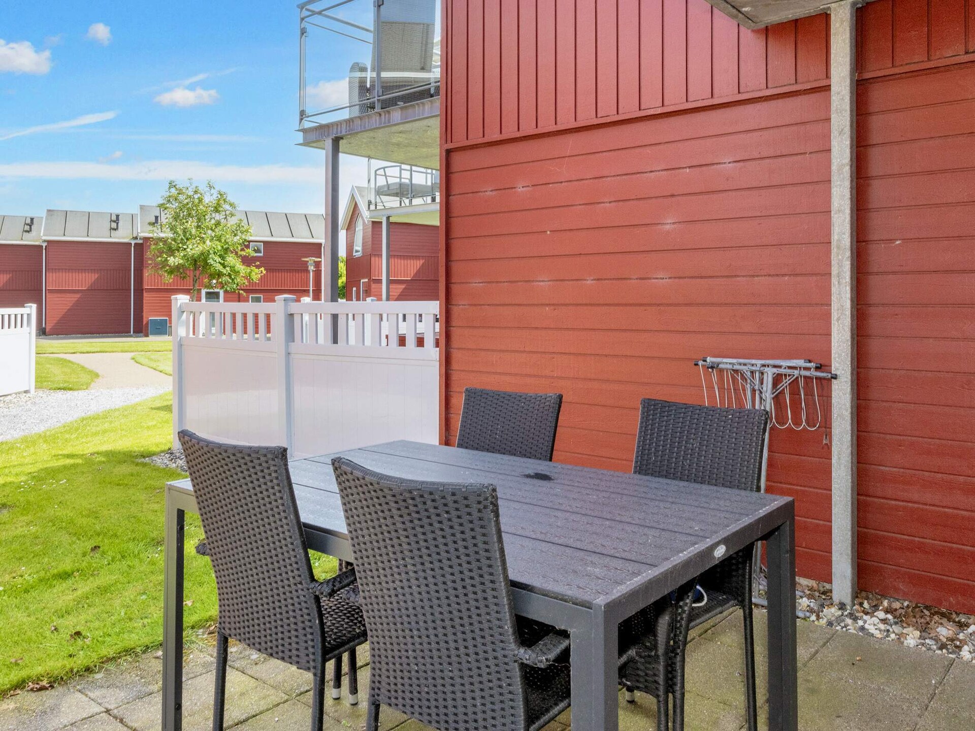 Licht vakantiehuis op 80 meter van zee met balkon in Øster Hurup - foto 32