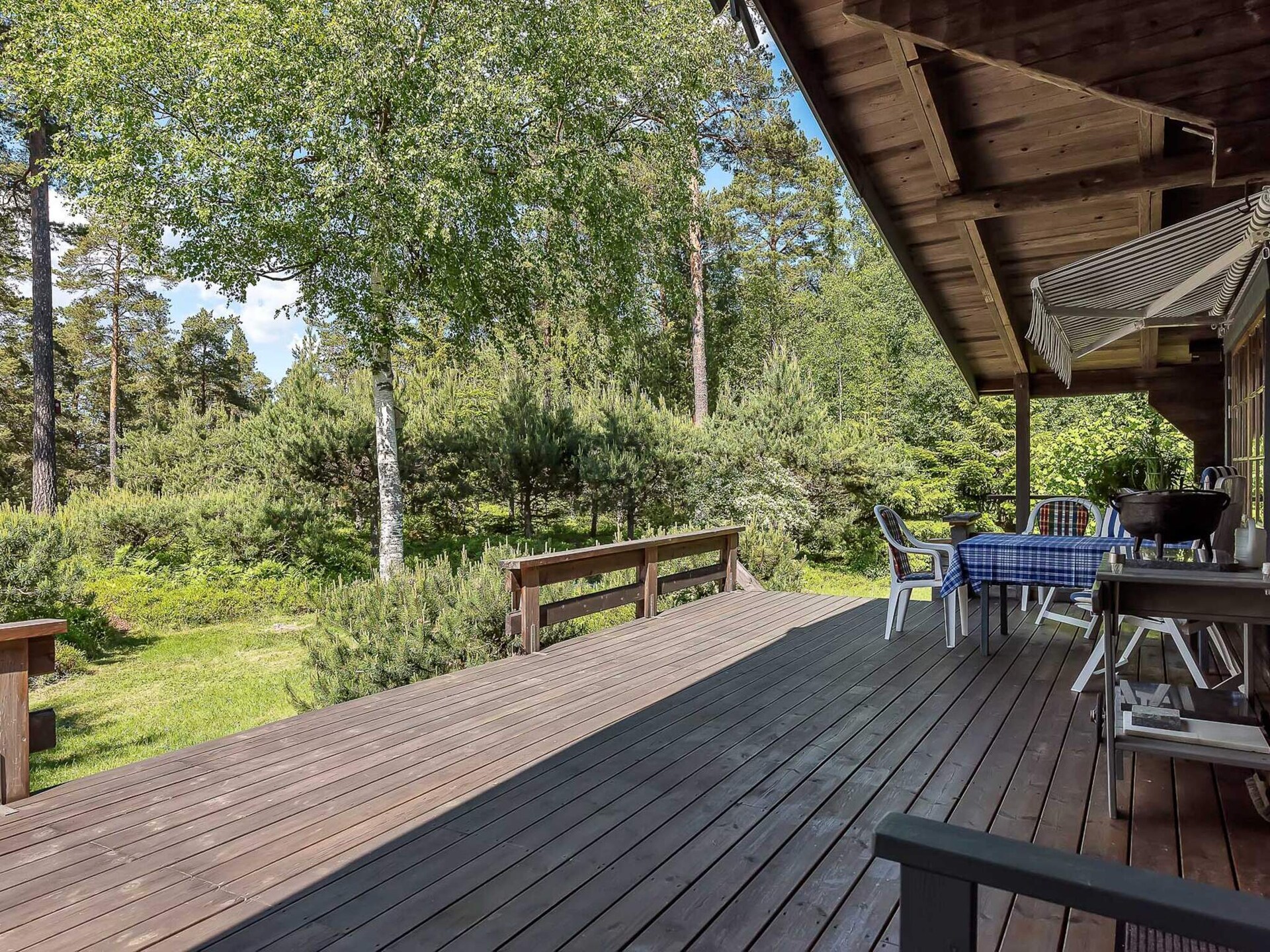 Vrijstaand vakantiehuis in Dala-stijl met zeezicht op Yxlan, Zweden - foto 4