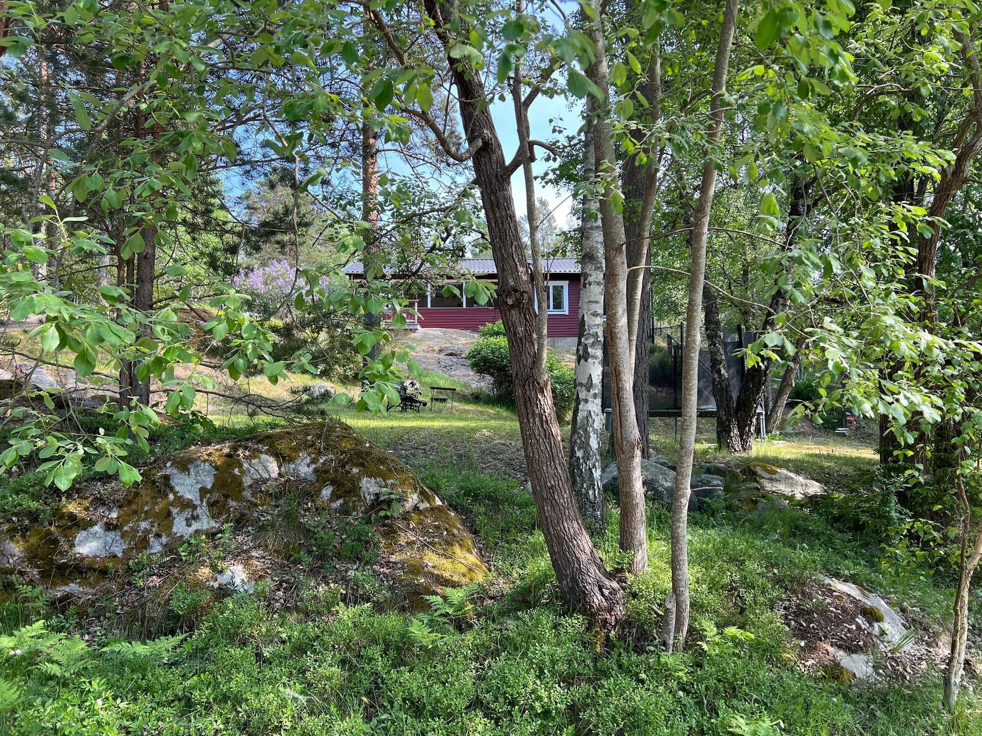 Sfeervol vrijstaand huis met gastenverblijf bij meer en zee in Djurhamn - foto 10