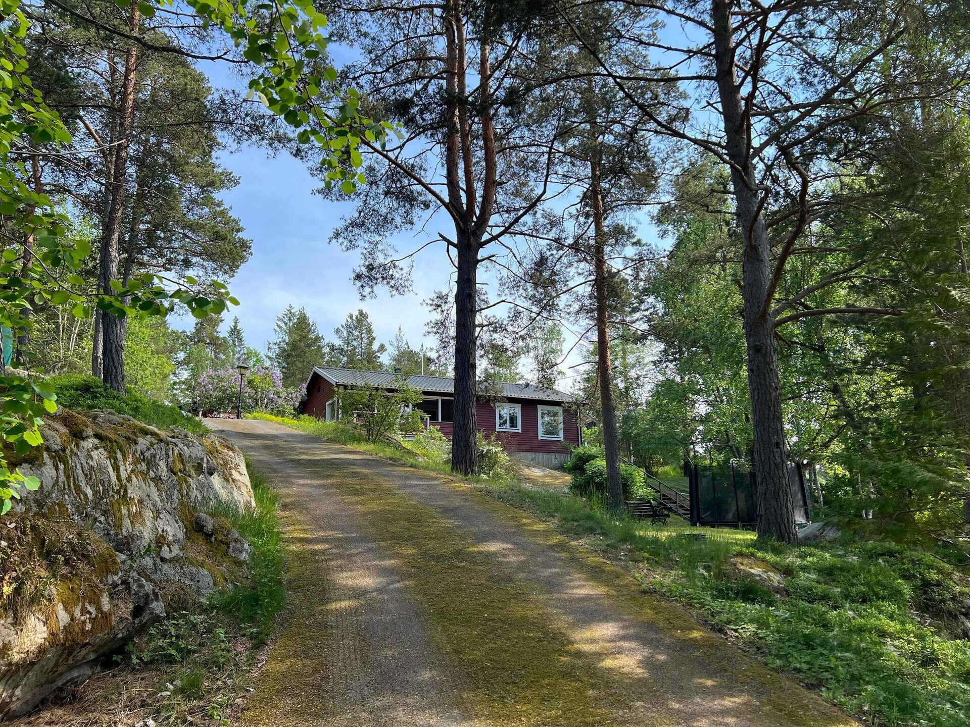 Sfeervol vrijstaand huis met gastenverblijf bij meer en zee in Djurhamn - foto 6
