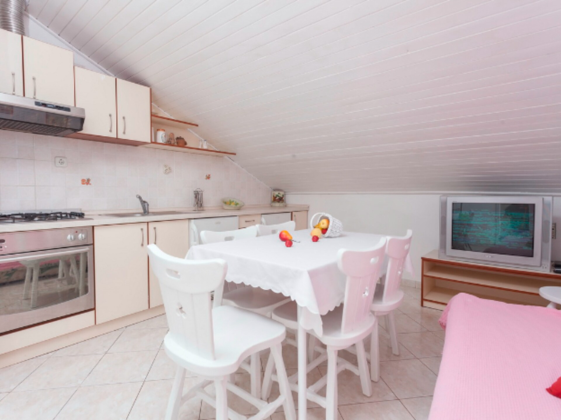 Aan het strand: Ruim appartement met zeezicht in Podgora · 4 pers. - foto 2