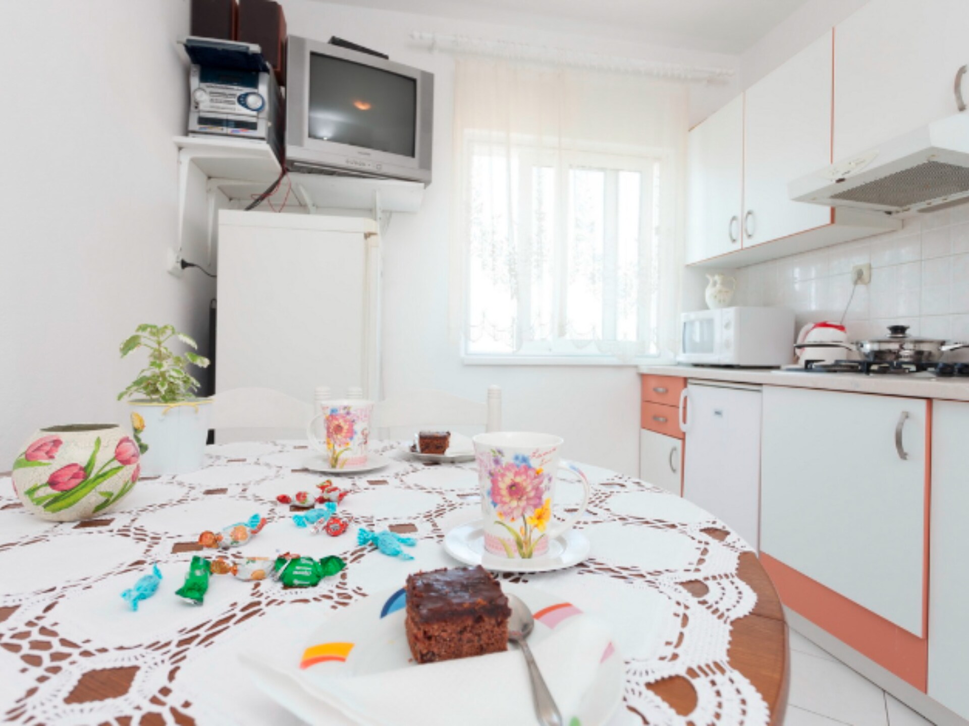 Zonnig 2-slaapkamerappartement met balkon op 200m van zee in Podgora - foto 2