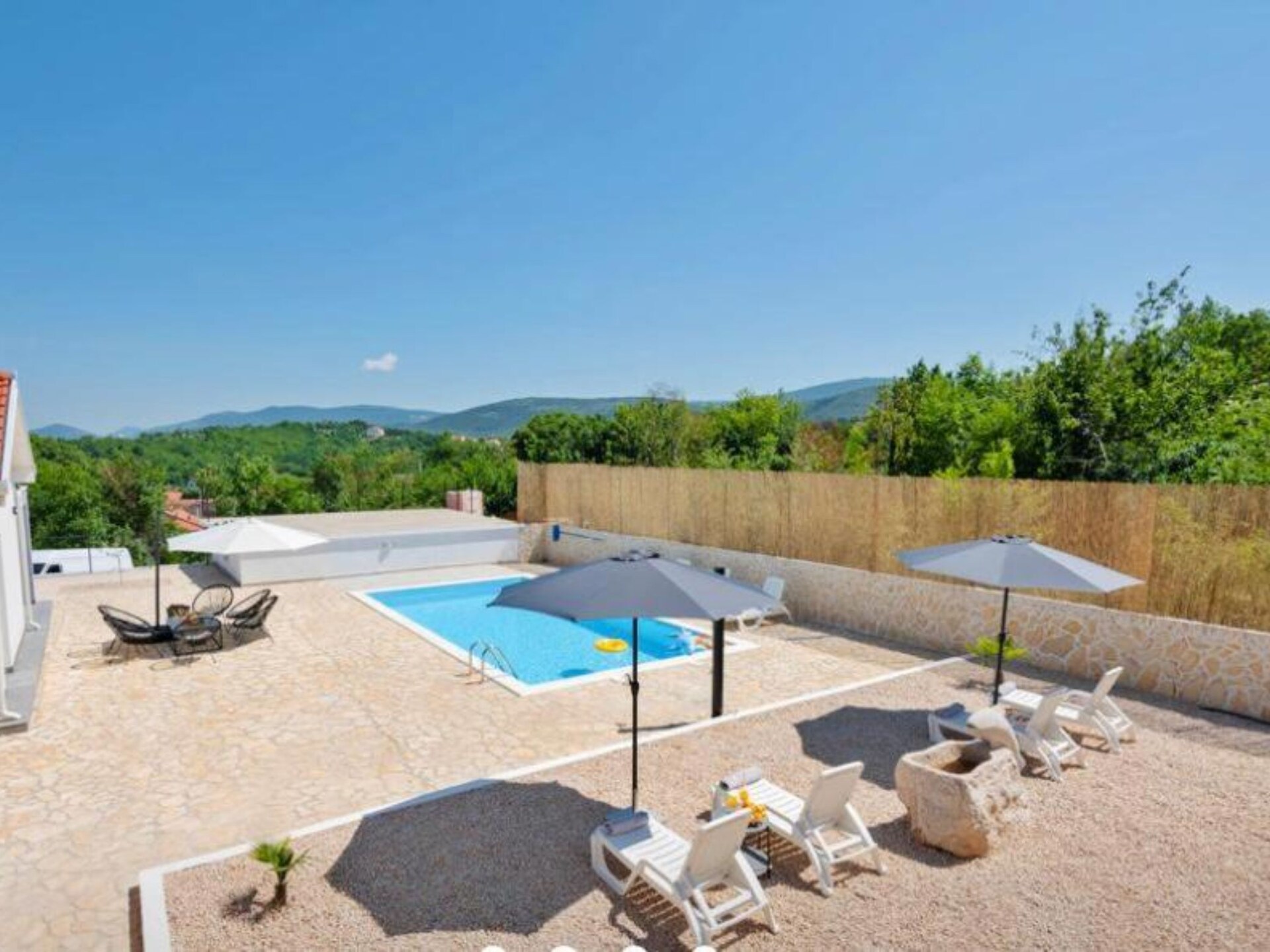 Villa Rest for the Soul: Ruim vakantiehuis voor 10 personen in Zmijavci - foto 24