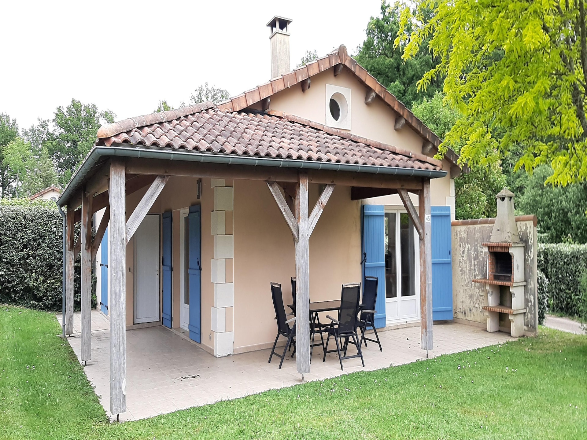 Vrijstaand vakantiehuis met wellness, tuin en bbq op het Franse platteland - foto 30