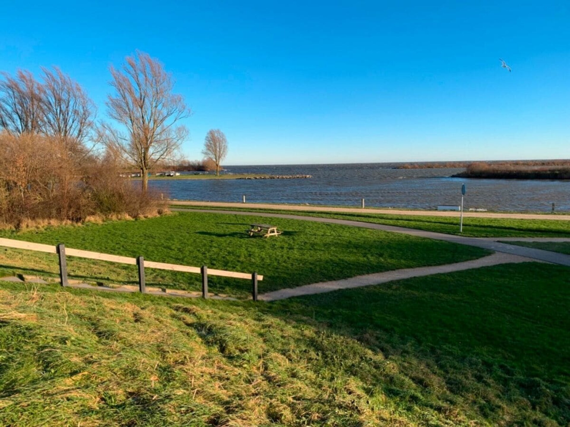 Luxe vakantiehuis aan het water met eigen aanlegsteiger in Medemblik - foto 30
