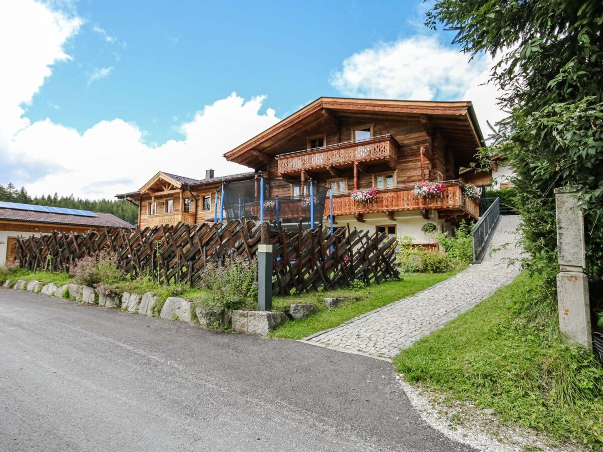 Knus vakantiehuis met houten dakconstructie nabij Mittersill - foto 1