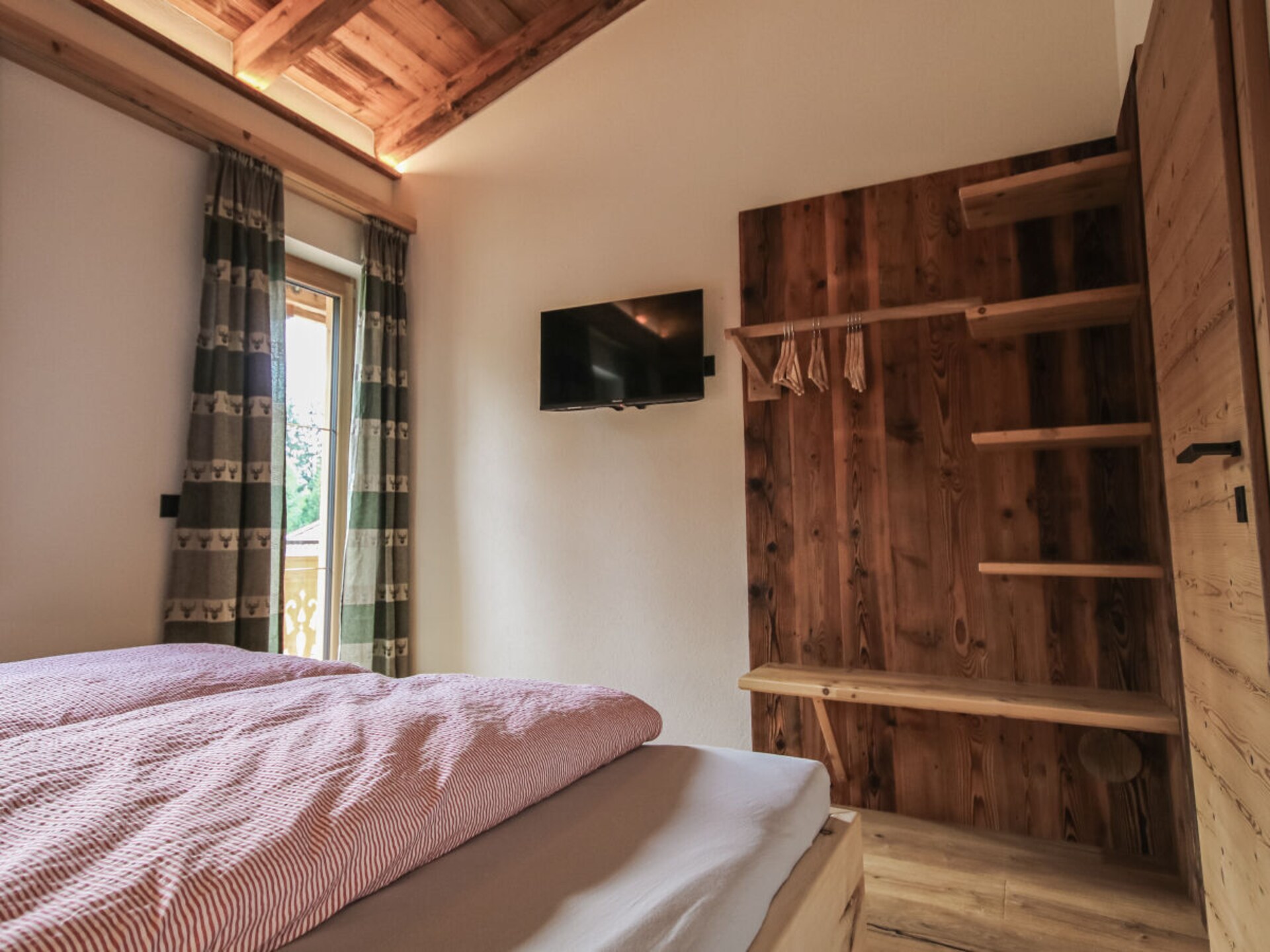 Knus vakantiehuis met houten dakconstructie nabij Mittersill - foto 10