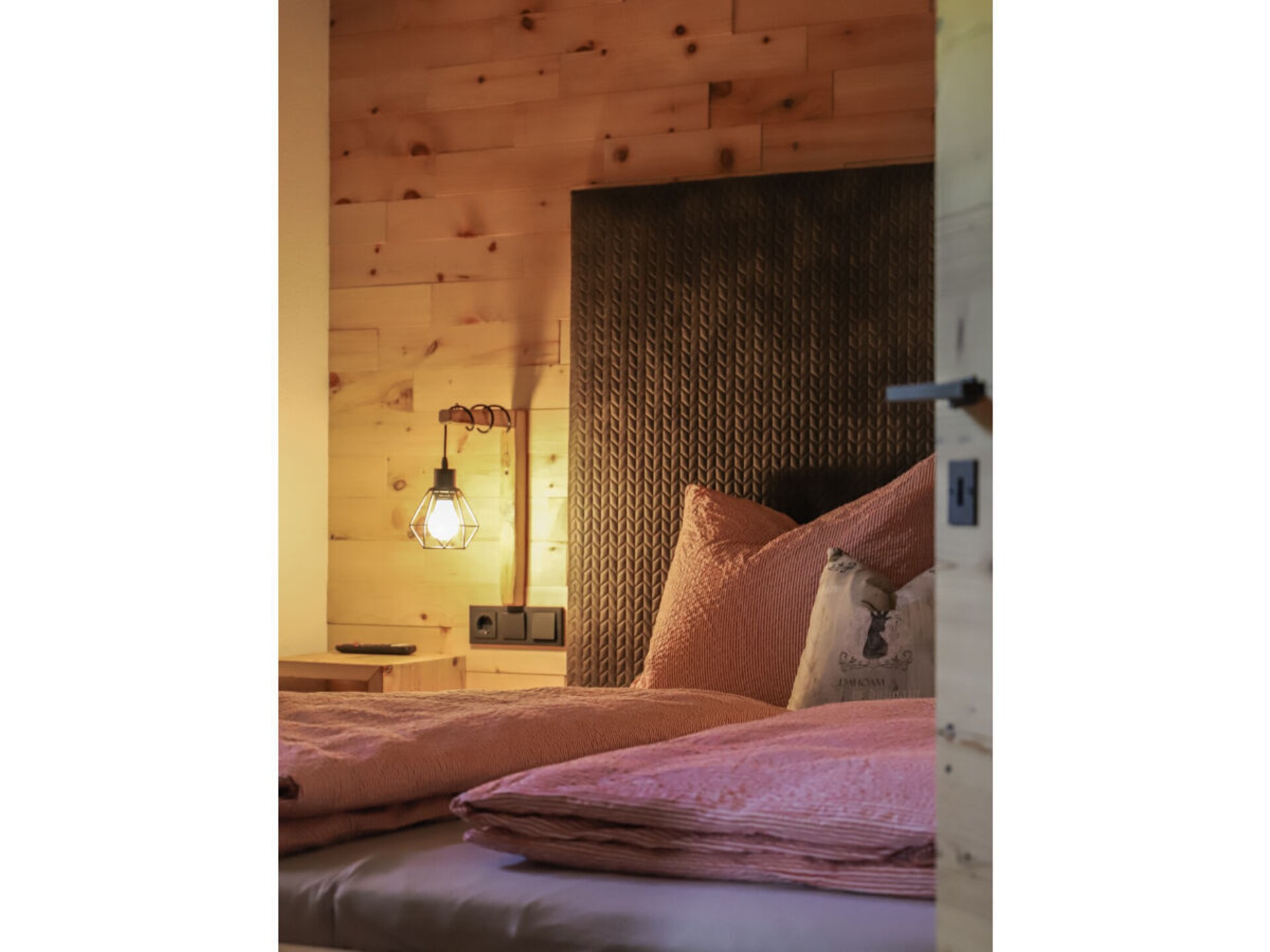Knus vakantiehuis met houten dakconstructie nabij Mittersill - foto 11