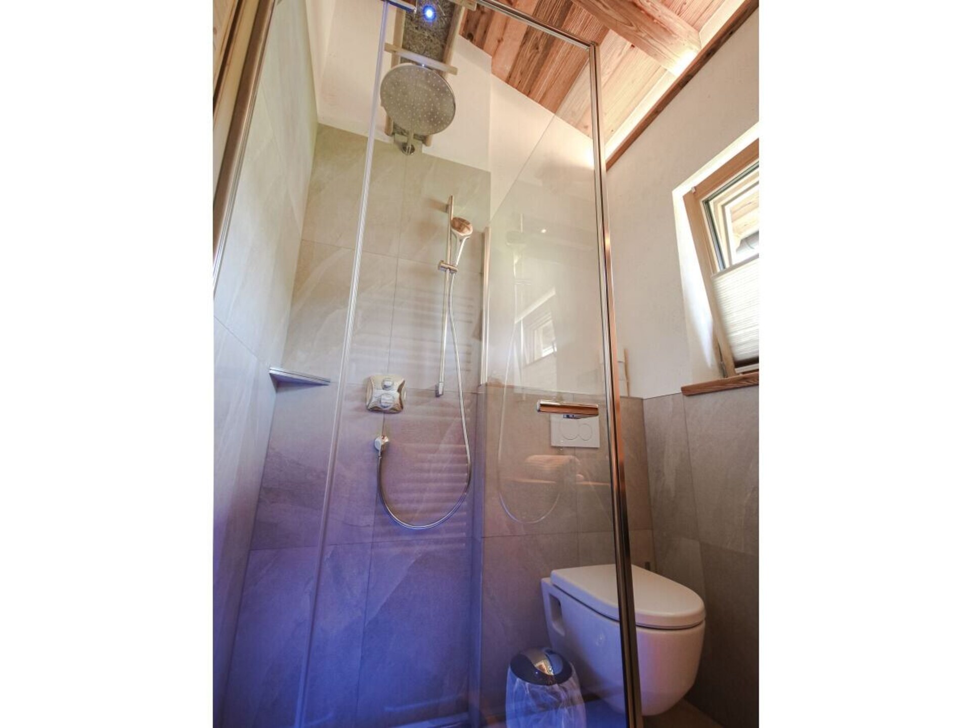 Knus vakantiehuis met houten dakconstructie nabij Mittersill - foto 16