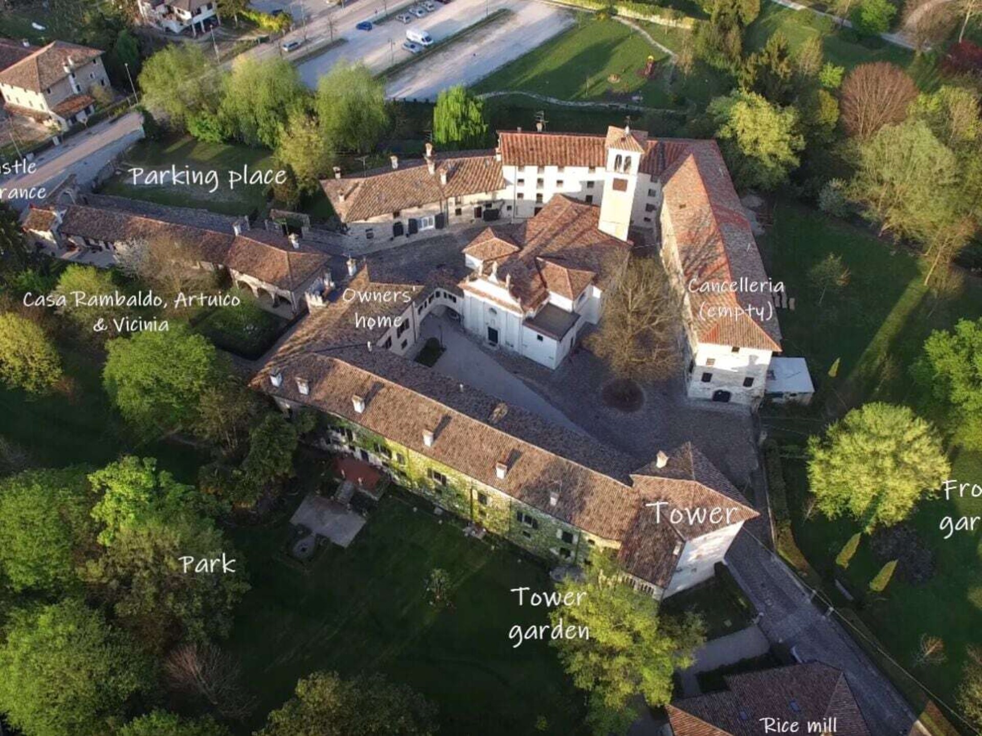 Historische torenvilla met kasteelpark in Friuli, Italië - foto 6