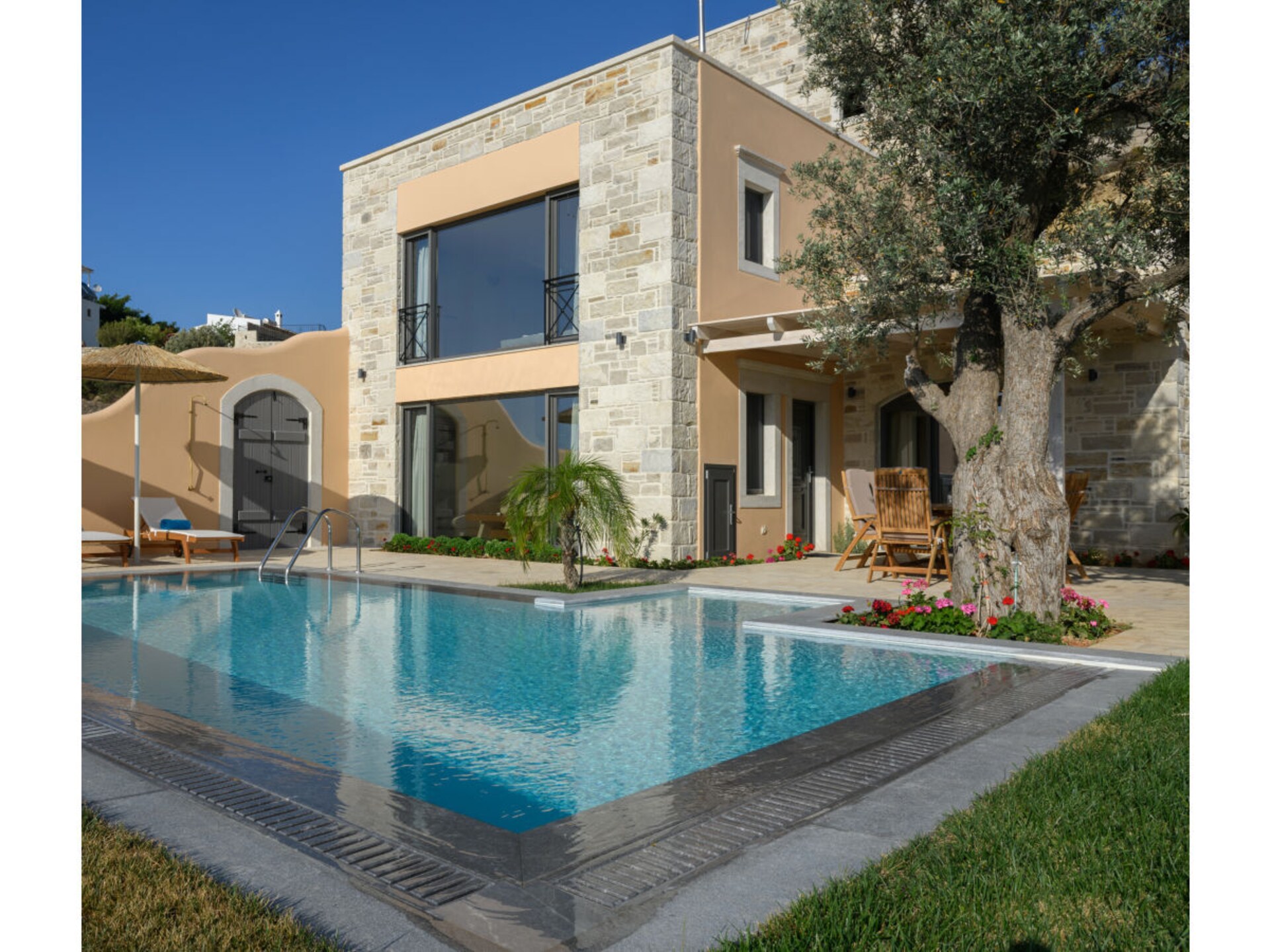 Villa Salla met privézwembad op 800 meter van Heraklion centrum - foto 3
