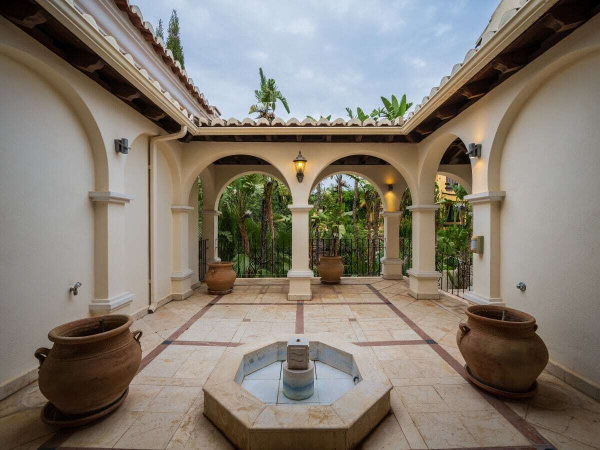 Luxe villa Marbella met 5 slaapkamers, verwarmd zwembad en zeezicht - foto 6