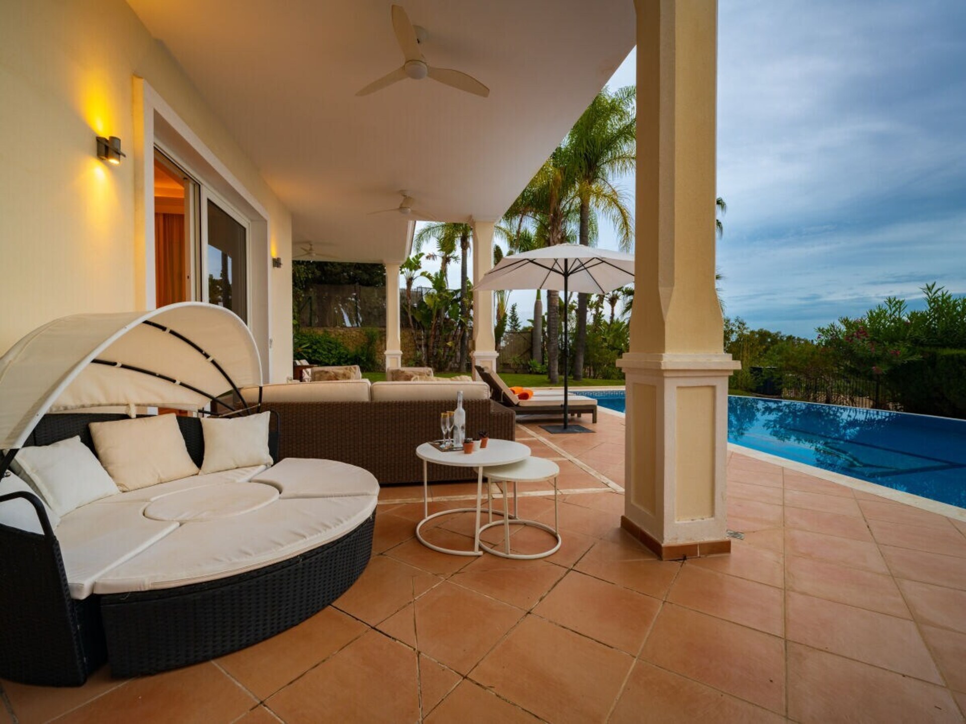 Luxe villa Marbella met 5 slaapkamers, verwarmd zwembad en zeezicht - foto 9