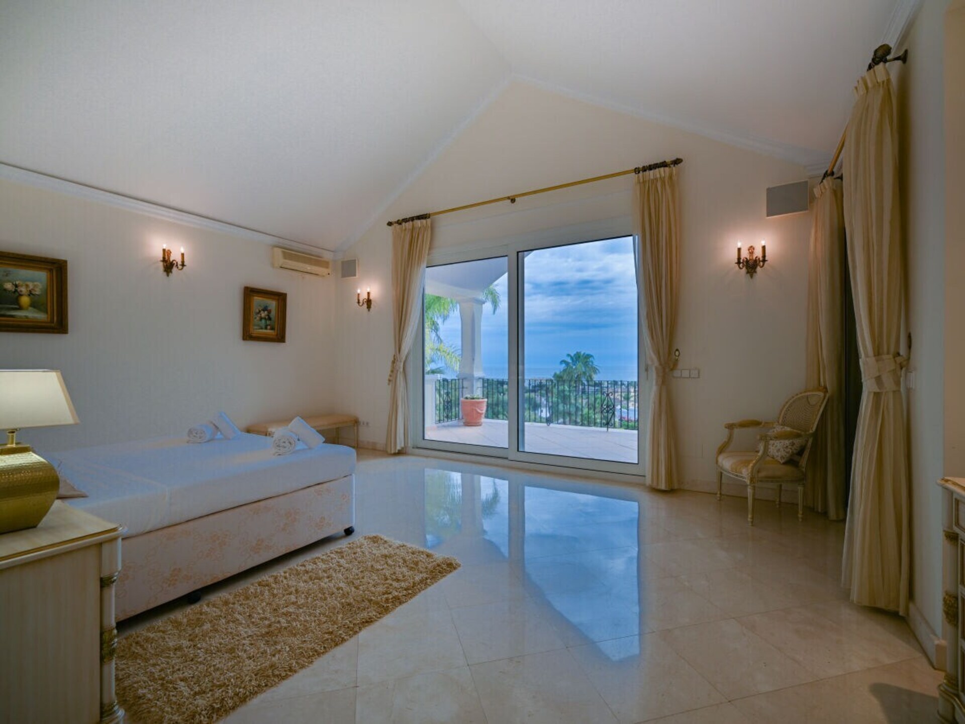 Luxe villa Marbella met 5 slaapkamers, verwarmd zwembad en zeezicht - foto 24