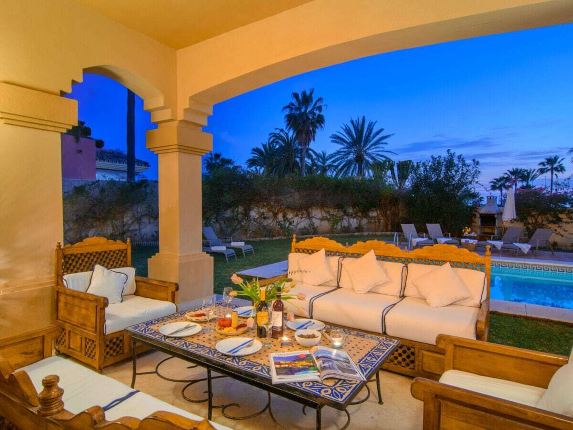 Zuiderse villa met zwembad op 75 meter van Playa el Alicate, Marbella - foto 2