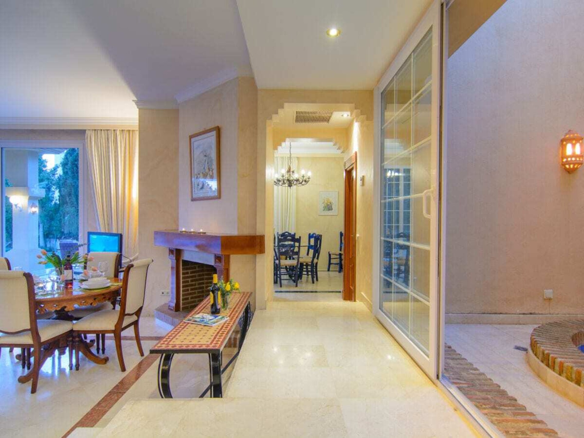 Zuiderse villa met zwembad op 75 meter van Playa el Alicate, Marbella - foto 8