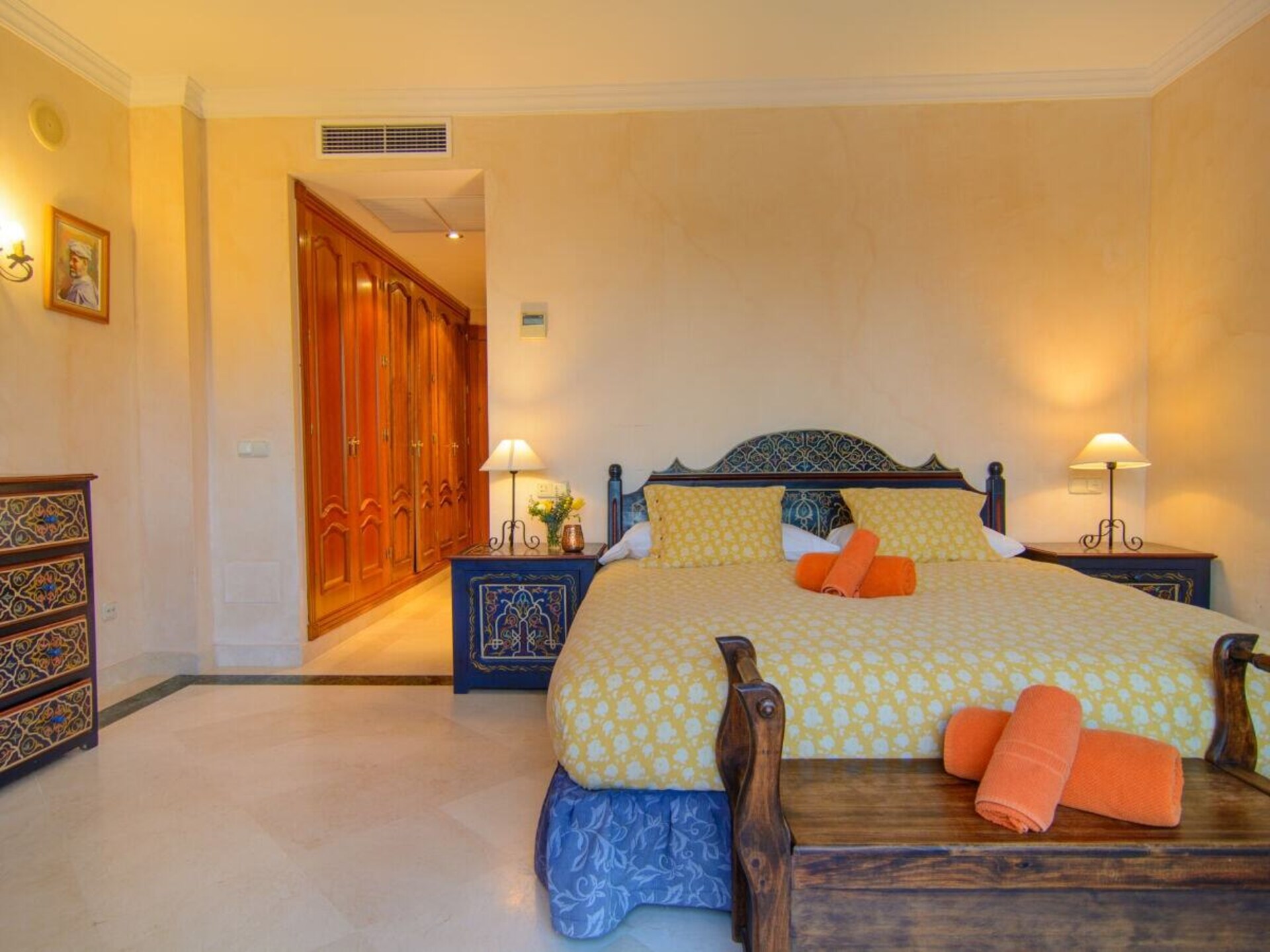 Zuiderse villa met zwembad op 75 meter van Playa el Alicate, Marbella - foto 13