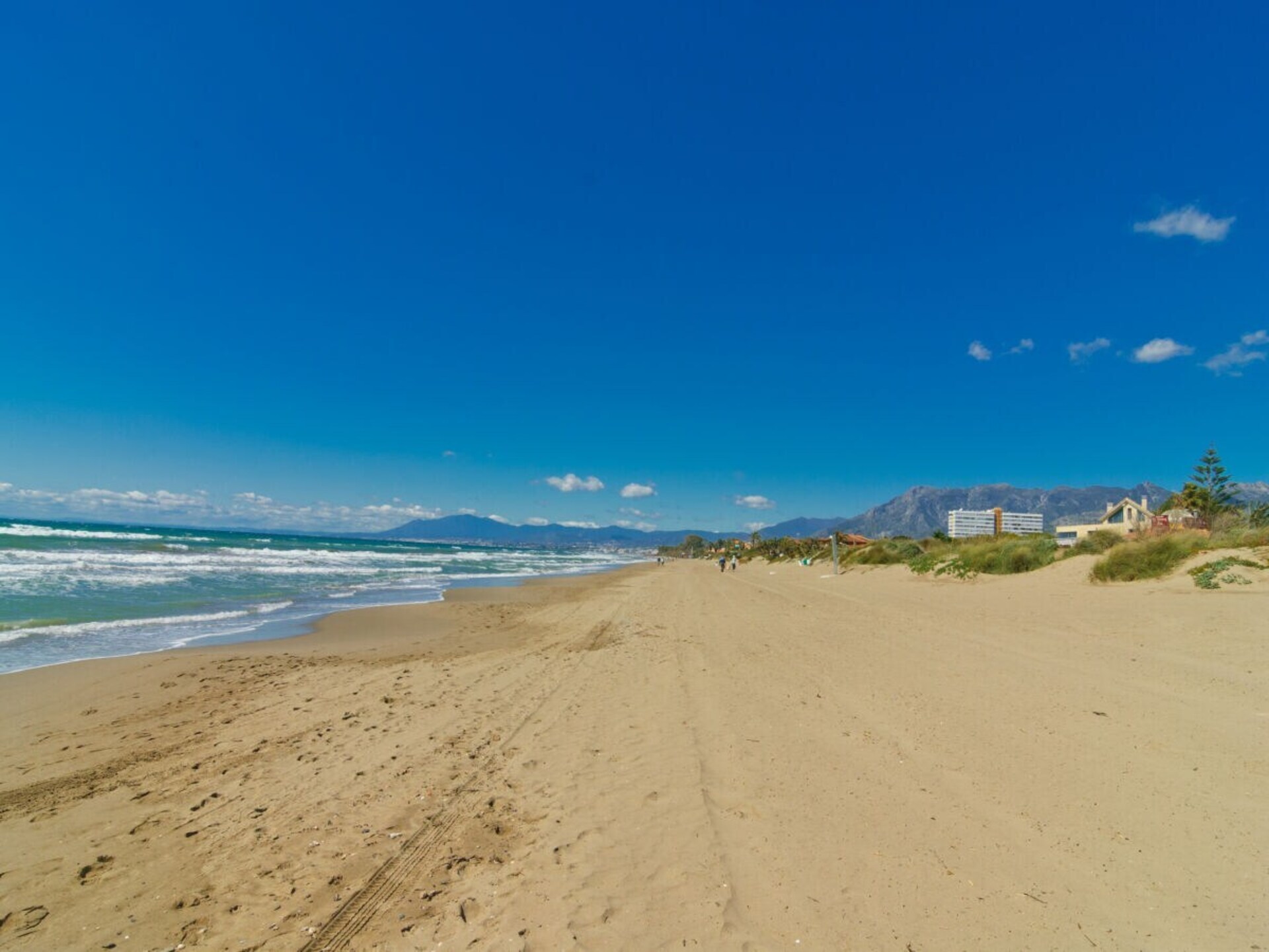 Zuiderse villa met zwembad op 75 meter van Playa el Alicate, Marbella - foto 22