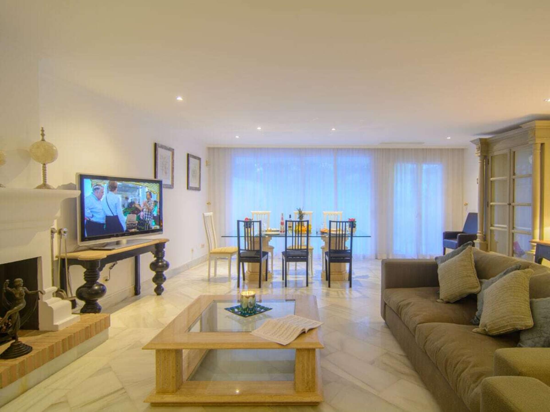 Ruim vakantiehuis met 3 slaapkamers direct aan het strand in Marbella - foto 7