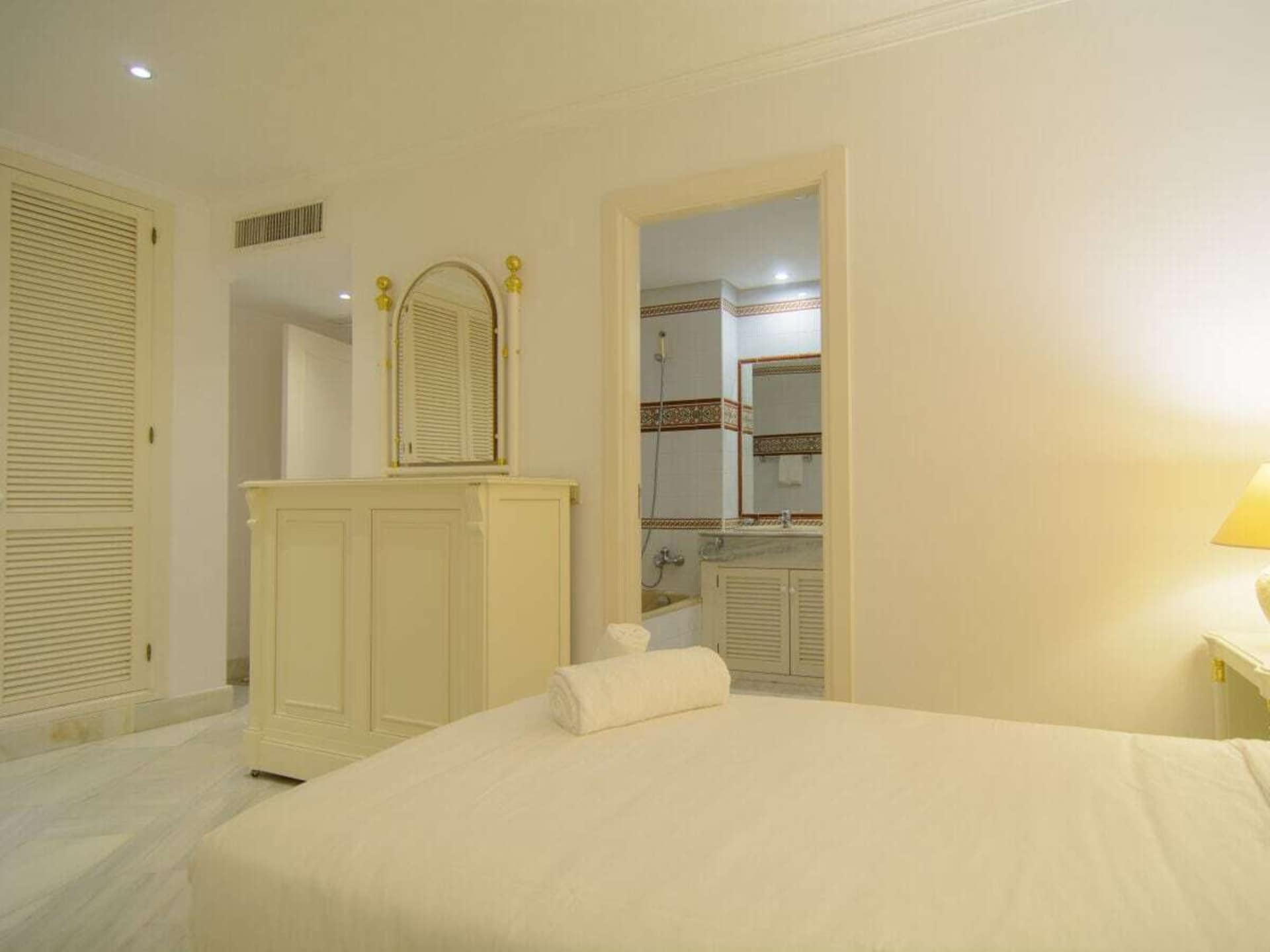 Ruim vakantiehuis met 3 slaapkamers direct aan het strand in Marbella - foto 24