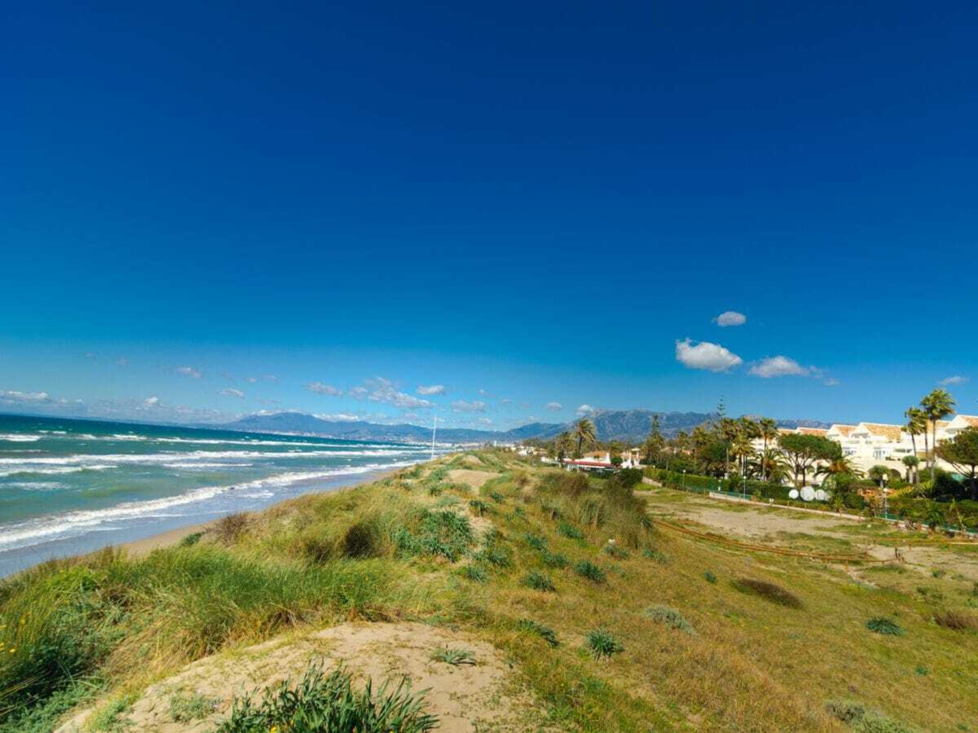 Ruim vakantiehuis met 3 slaapkamers direct aan het strand in Marbella - foto 30