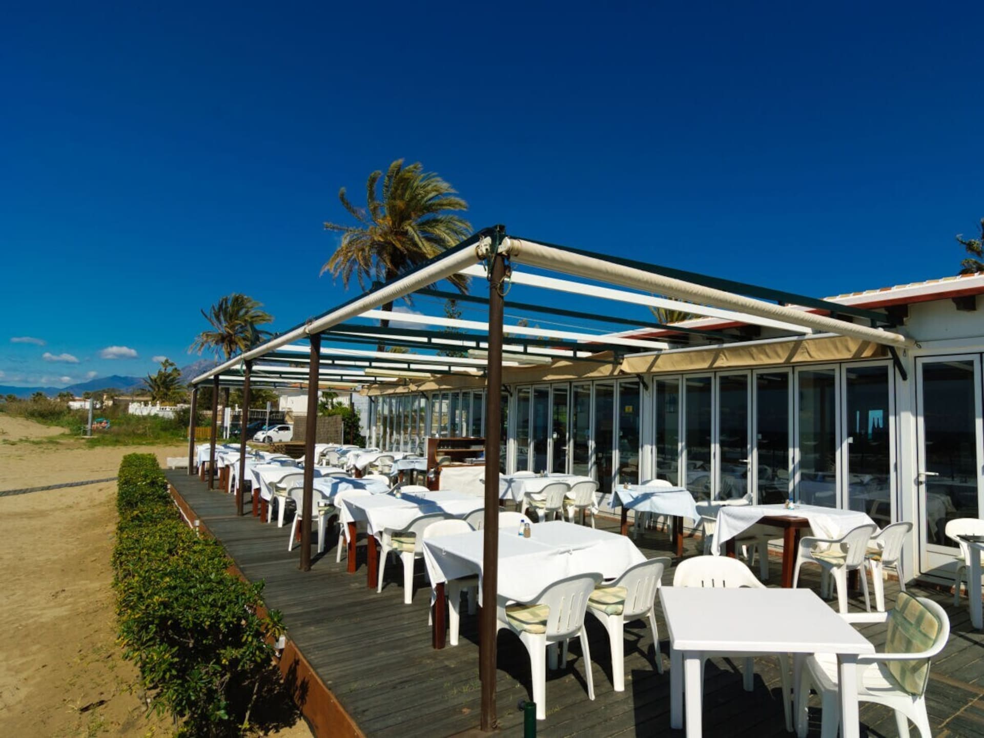 Ruim vakantiehuis met 3 slaapkamers direct aan het strand in Marbella - foto 31
