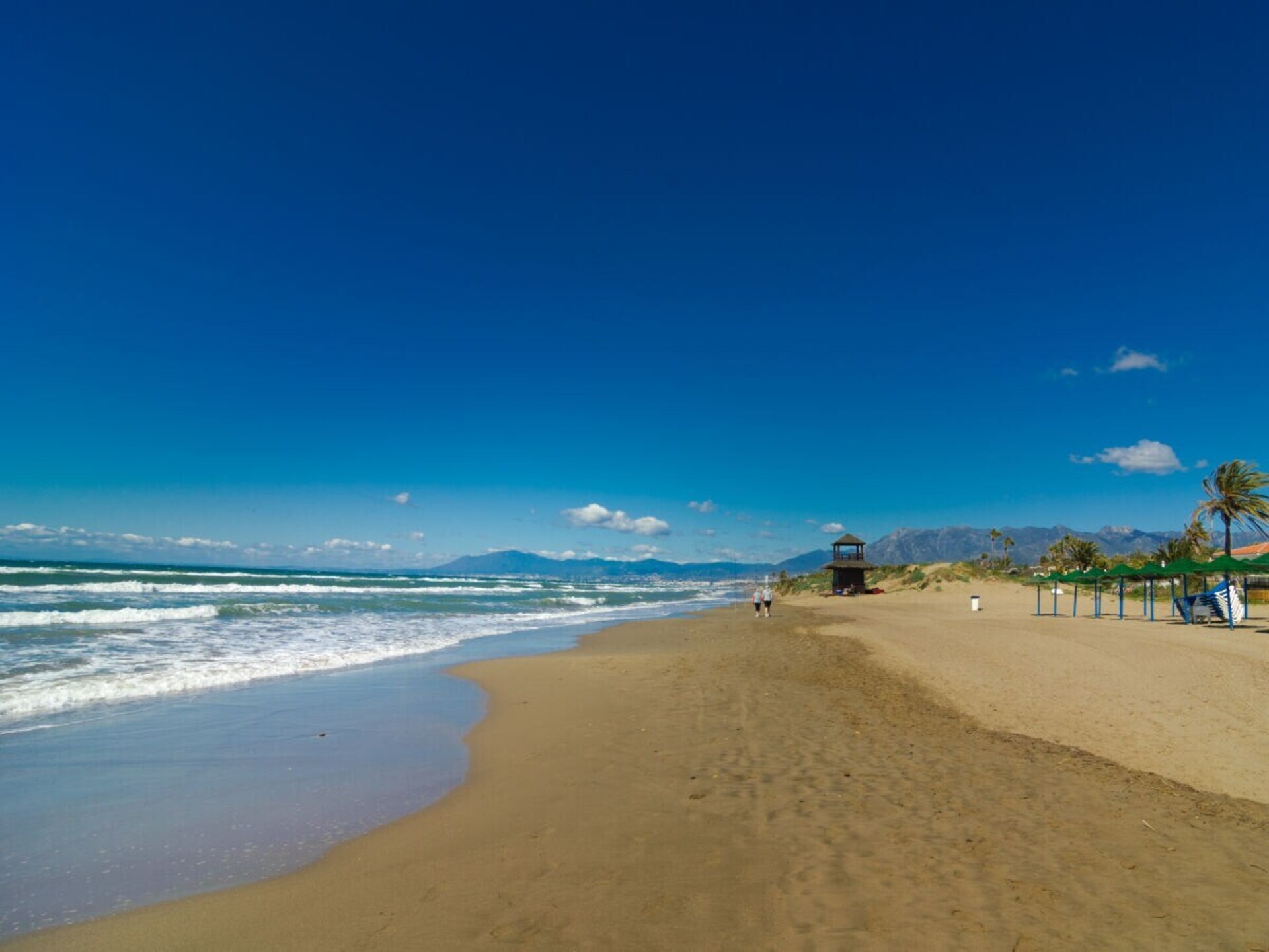 Ruim vakantiehuis met 3 slaapkamers direct aan het strand in Marbella - foto 32