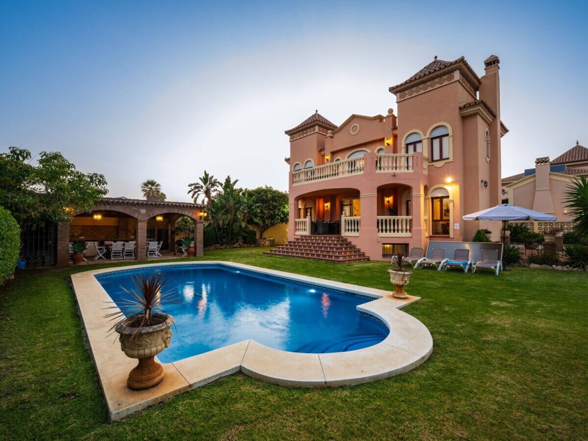 Ruime villa met verwarmd zwembad in Marbella voor 12 personen - foto 8