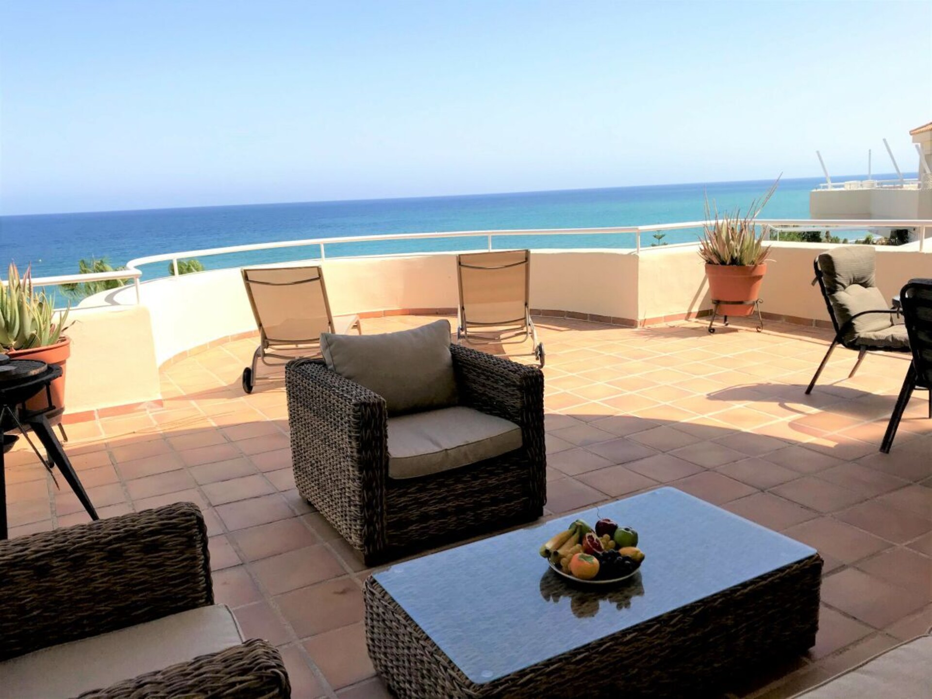 Strandvilla met 3 terrassen en zeezicht in Estepona - foto 8