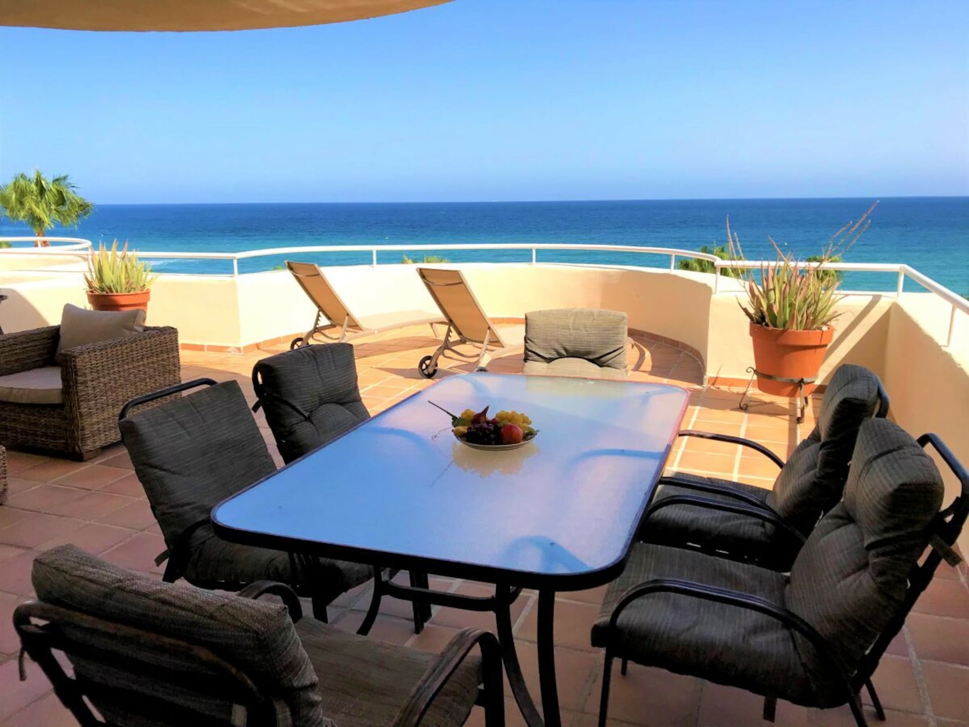 Strandvilla met 3 terrassen en zeezicht in Estepona - foto 9