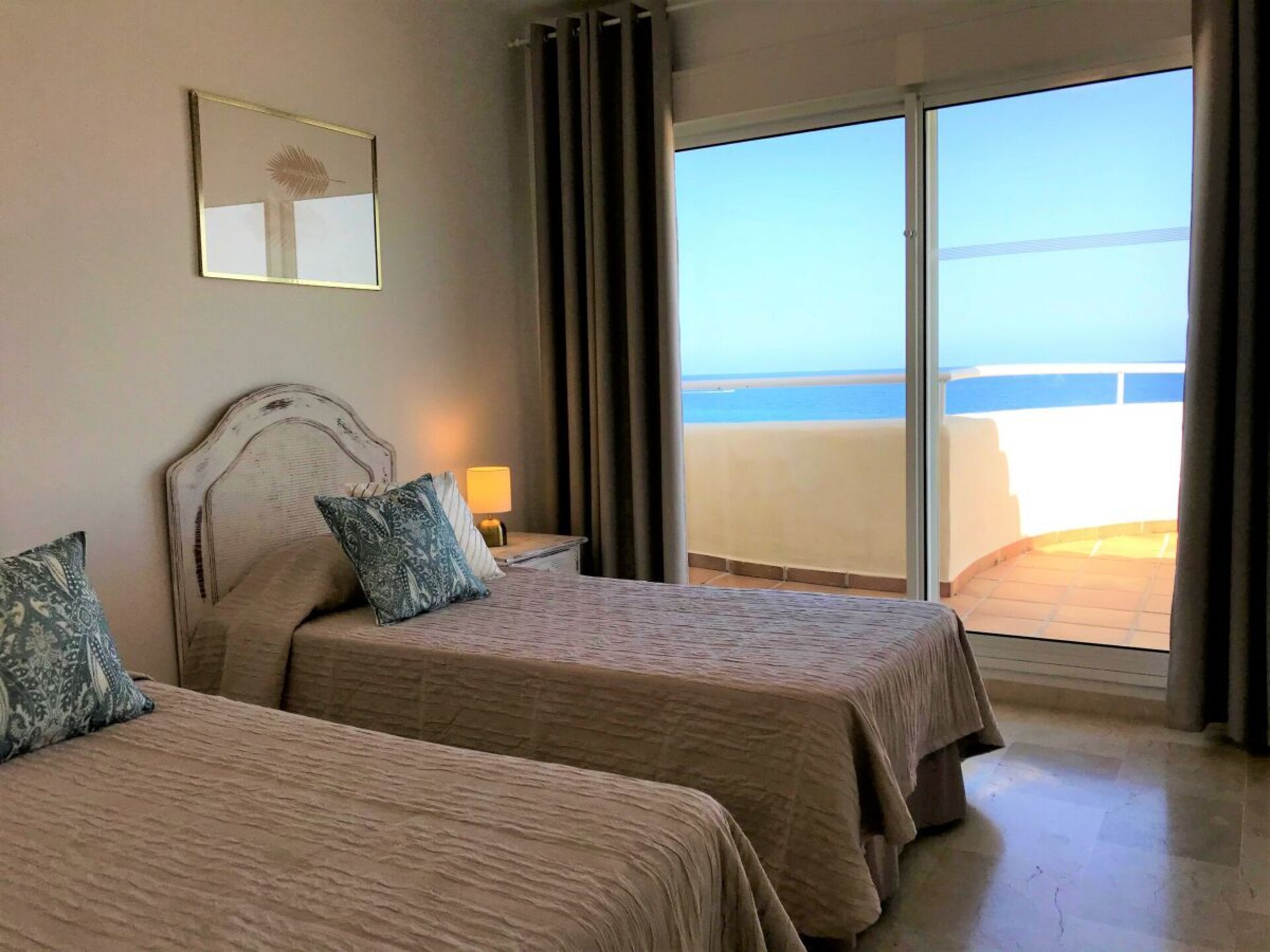 Strandvilla met 3 terrassen en zeezicht in Estepona - foto 28