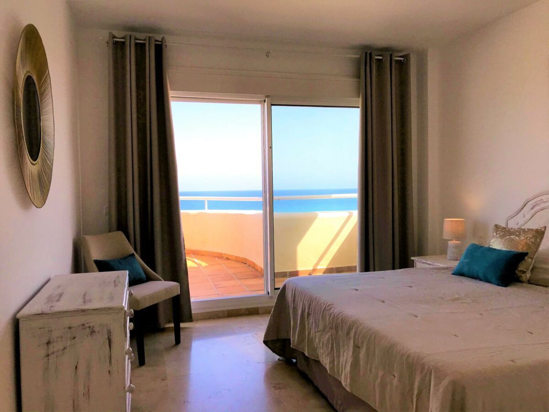Strandvilla met 3 terrassen en zeezicht in Estepona - foto 31