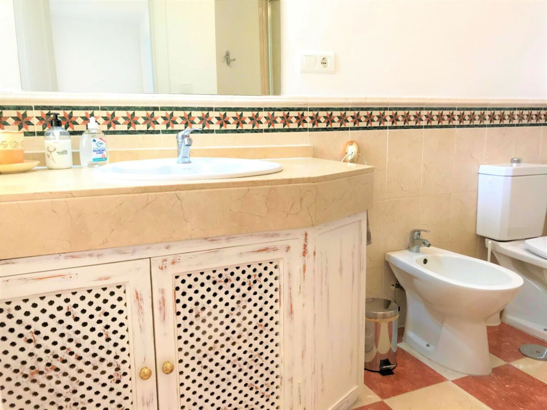 Strandvilla met 3 terrassen en zeezicht in Estepona - foto 35